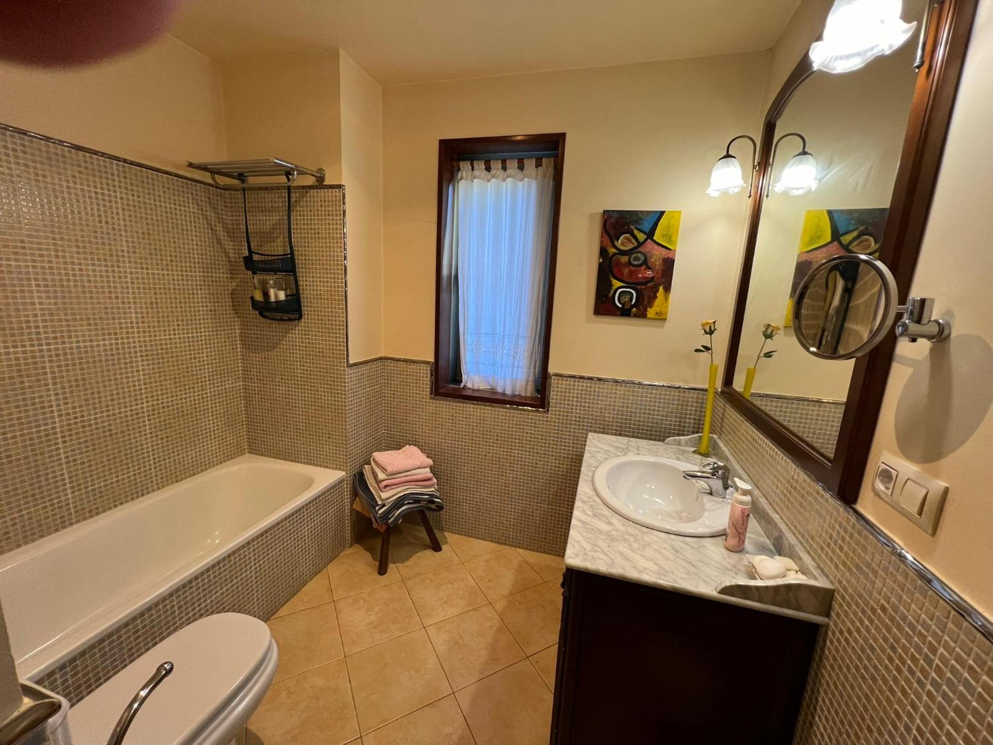 Four-Bedroom House photo 2