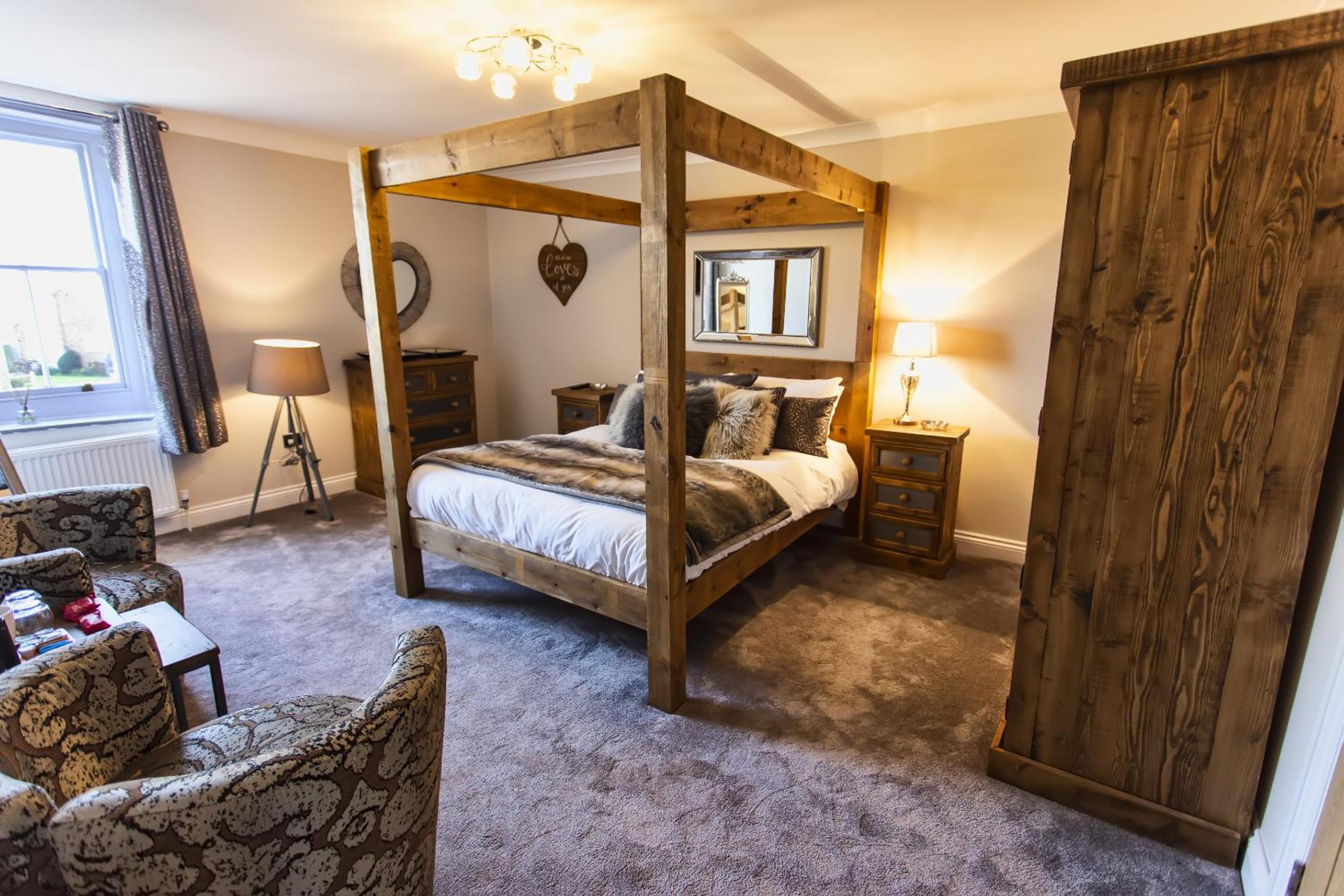 Double Room with Private Bathroom - Photo 1
