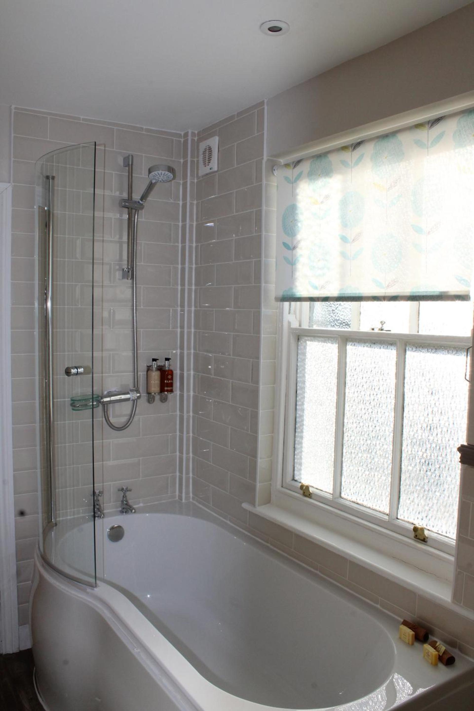 Double Room with Private Bathroom photo 3