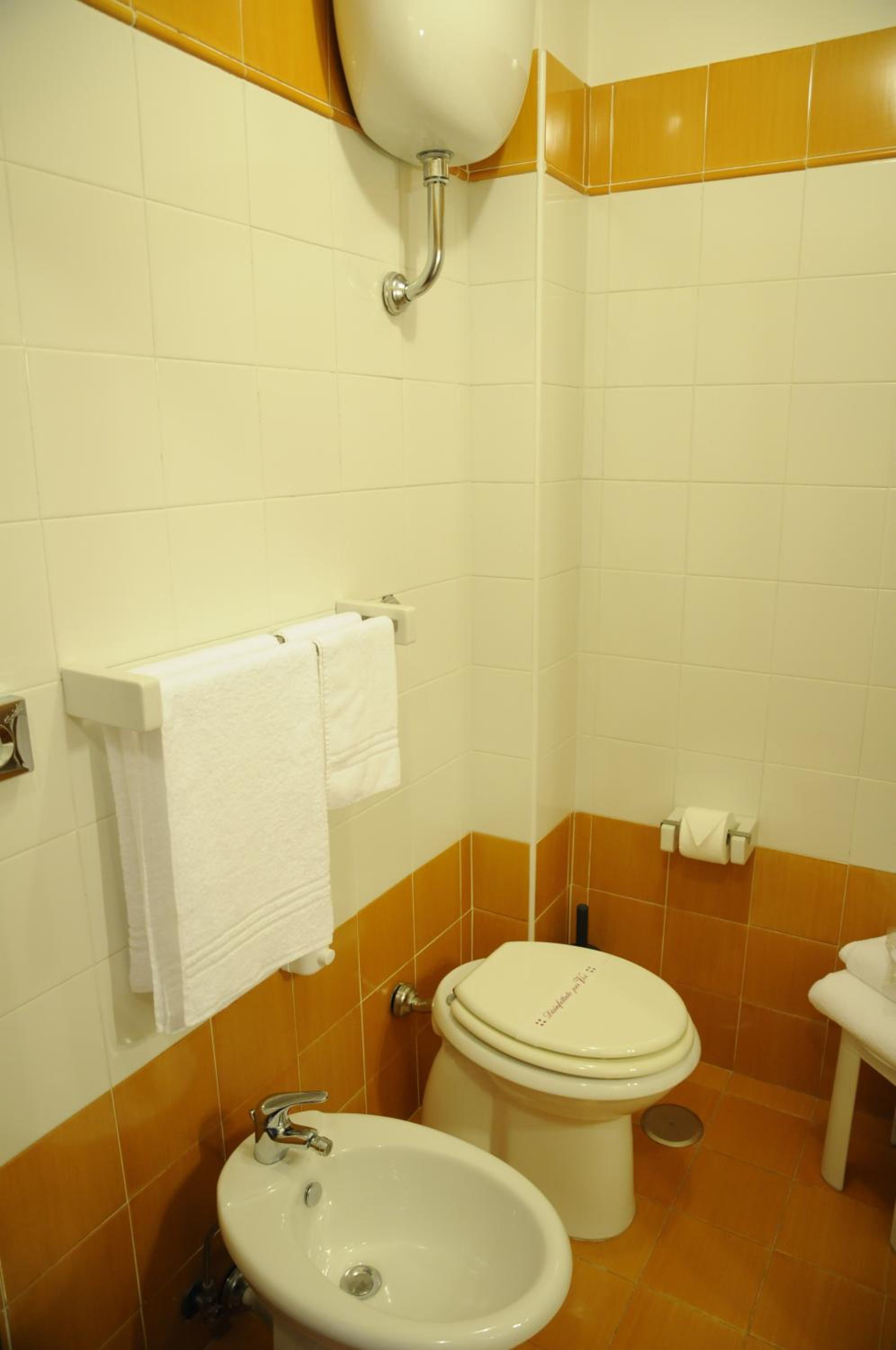 Triple Room - Photo 7