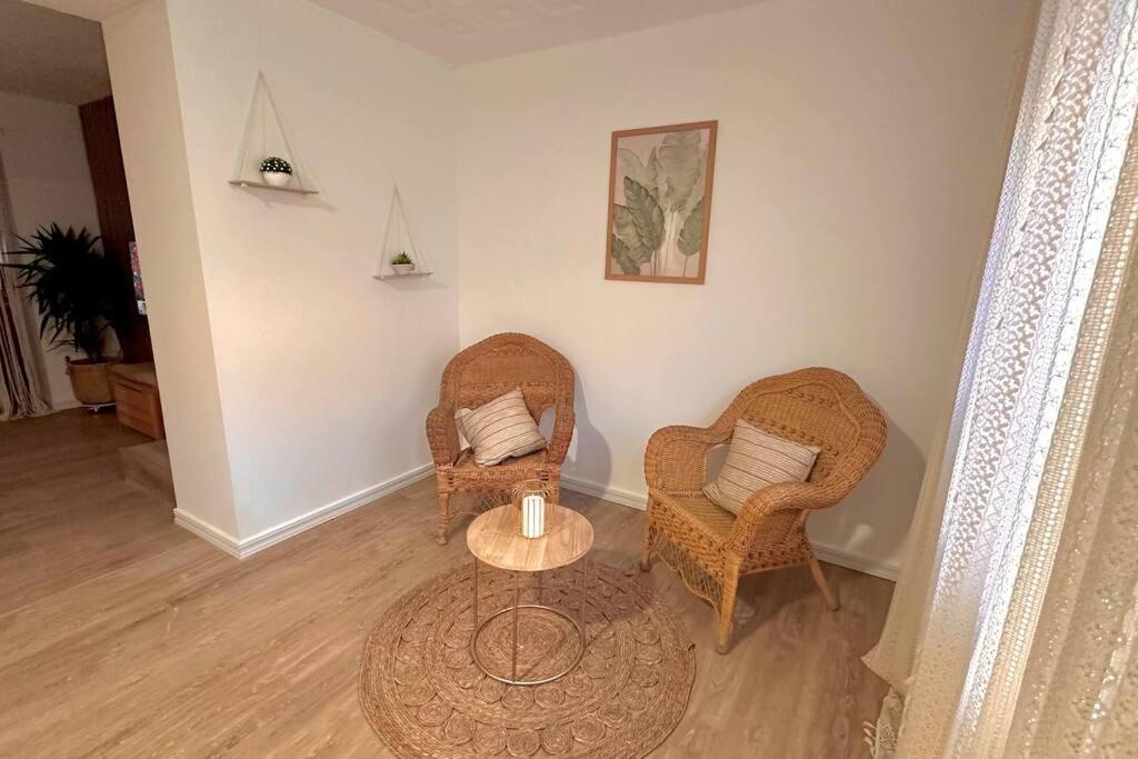 Three-Bedroom House photo 2