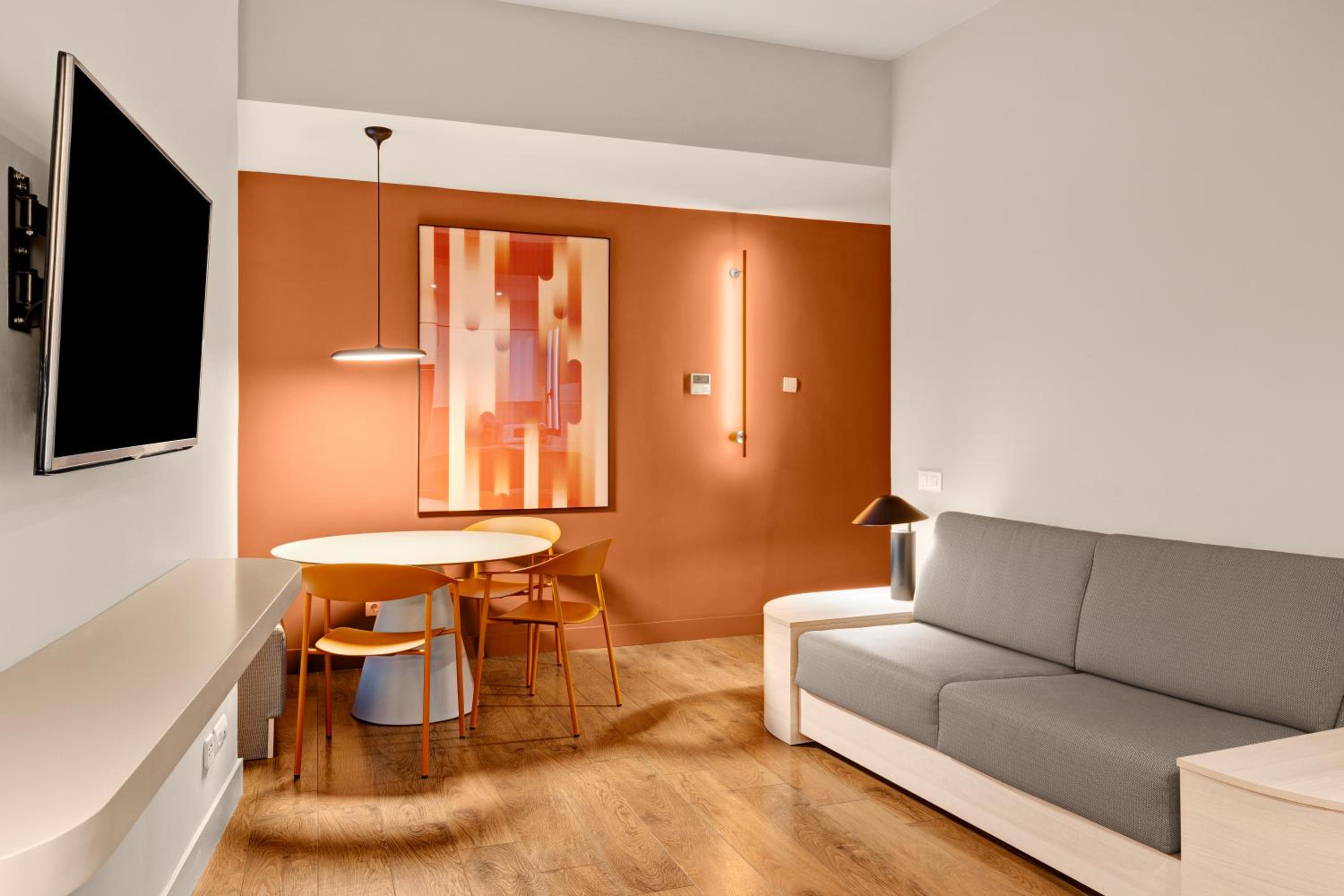Two-Bedroom Apartment - Photo 5