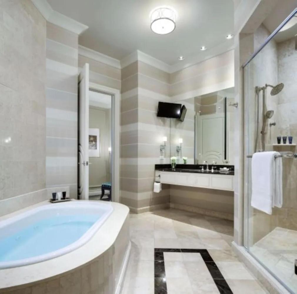 Grand One Bedroom Suite + Luxury Two Queen Suite Suite