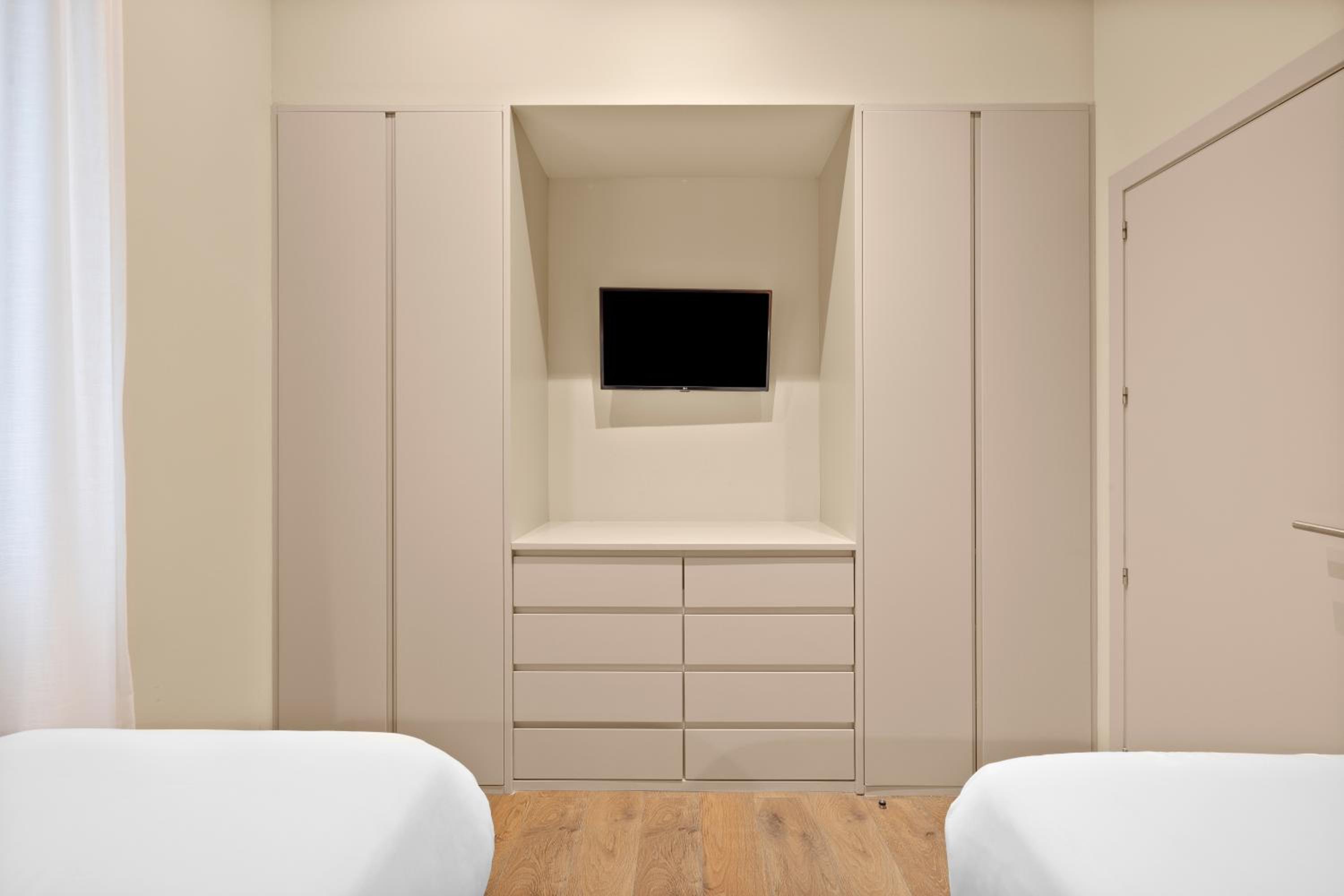 Two-Bedroom Apartment - Photo 9