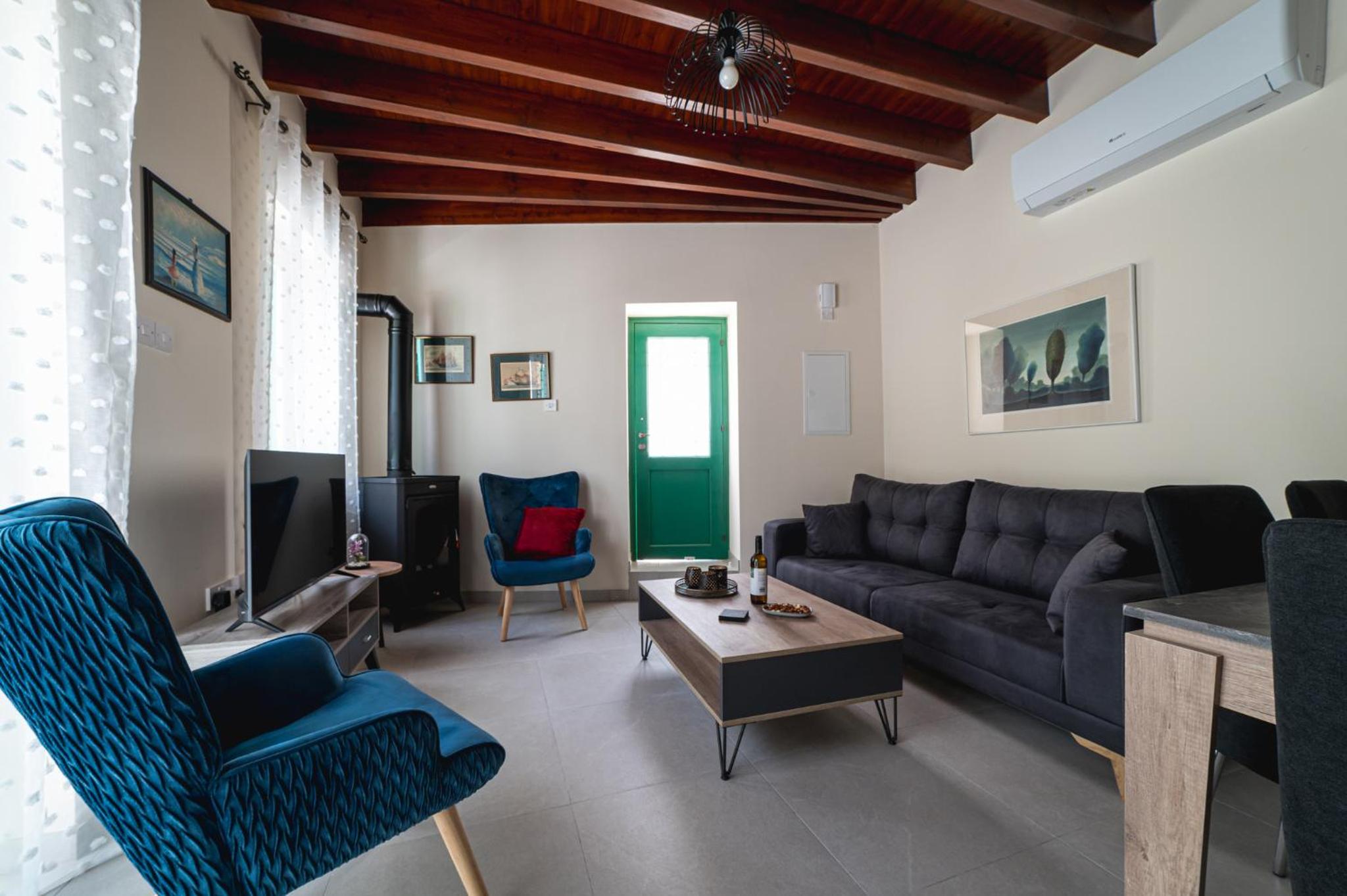 Deluxe Family Room photo 2