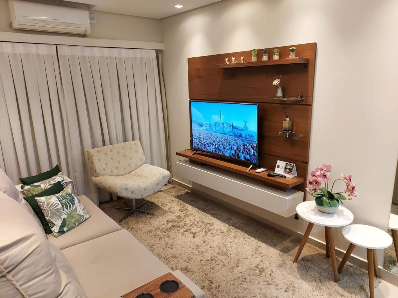 Family Room photo 1