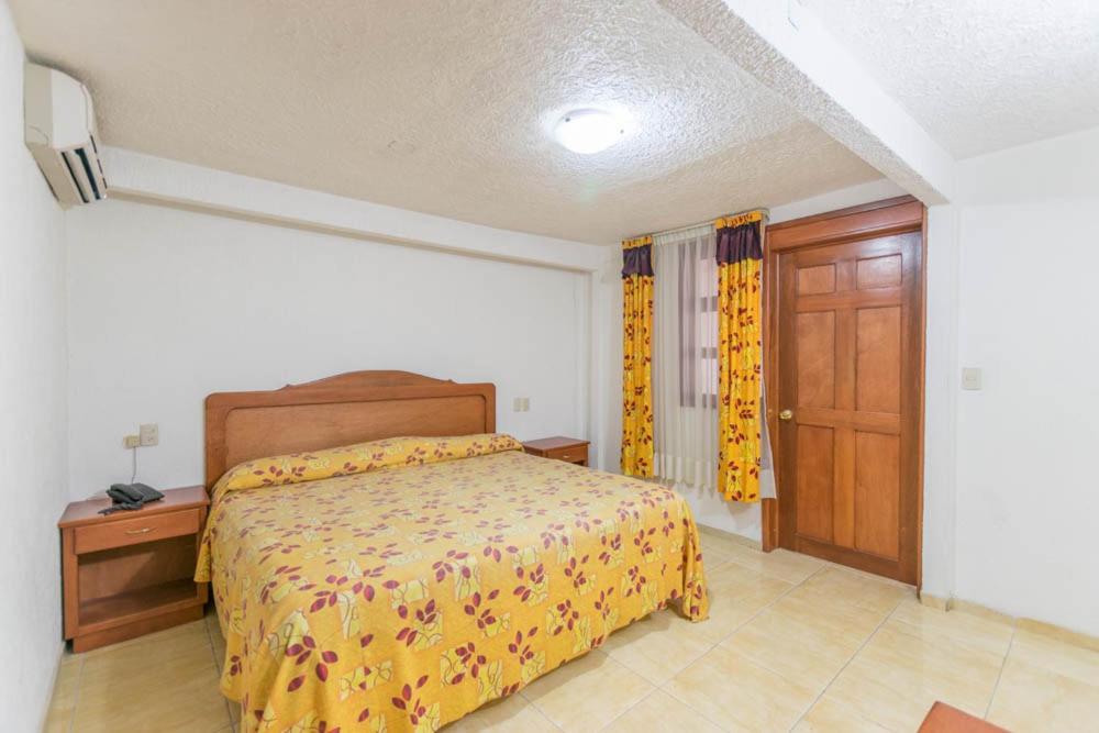 Double Room with Private Bathroom photo 1