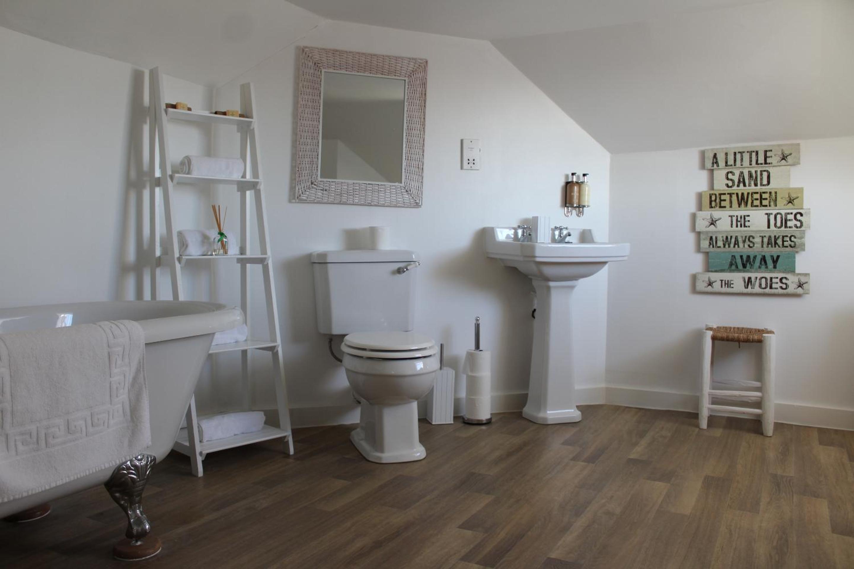 Superior Quadruple Room - Photo 2