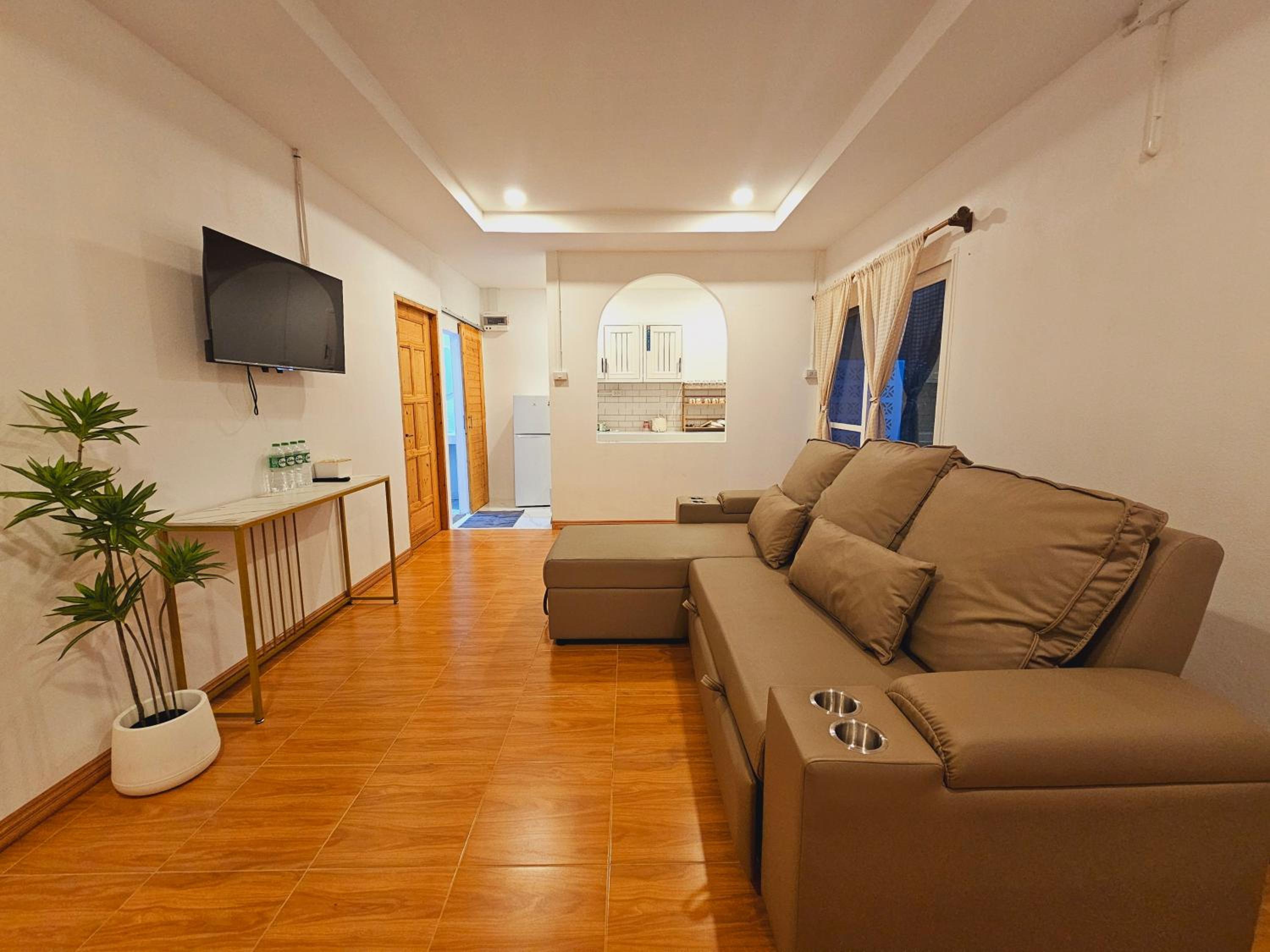 Double Room with Park View - Photo 3