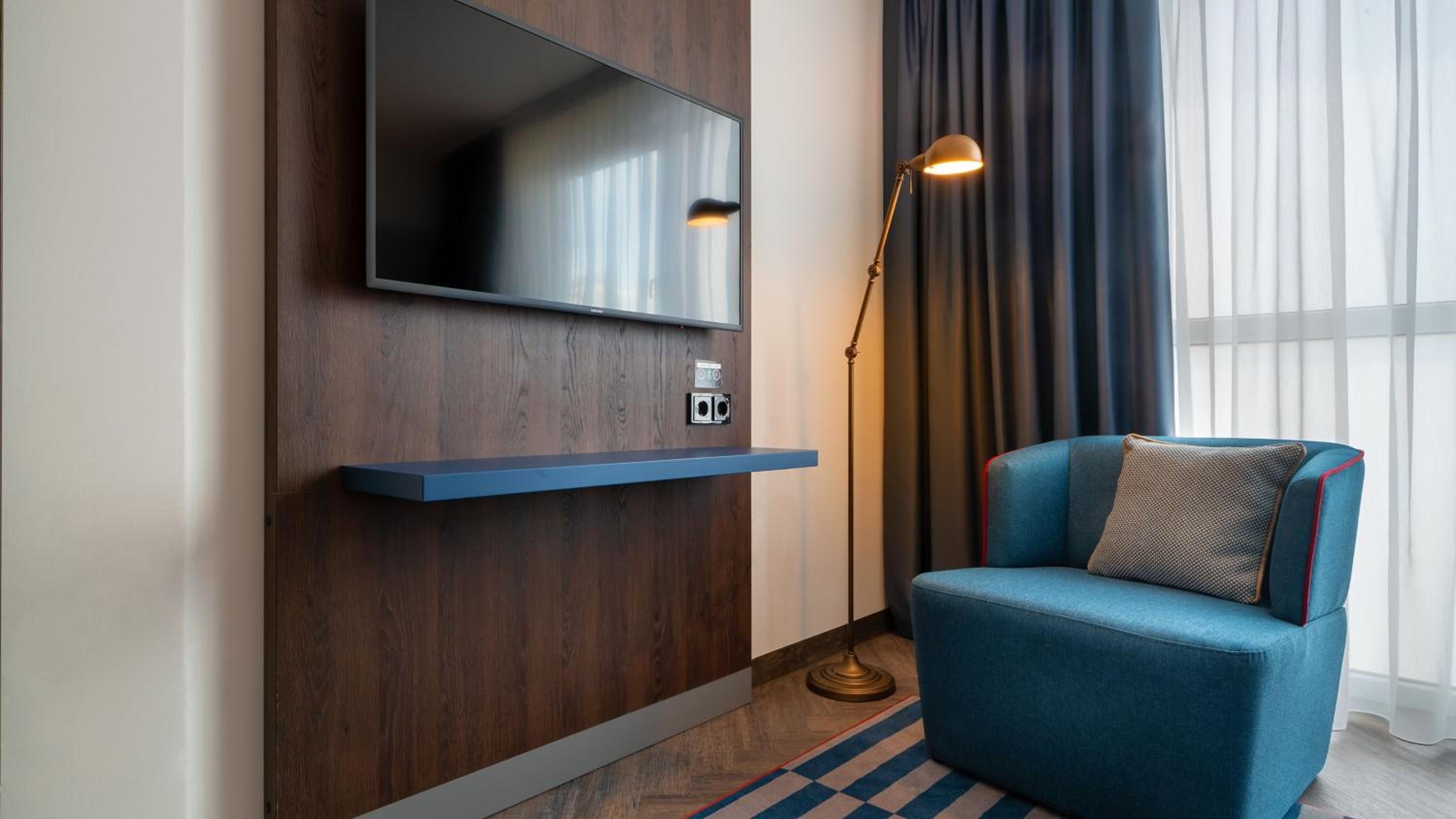 Standard Queen Room - Accessible photo 1