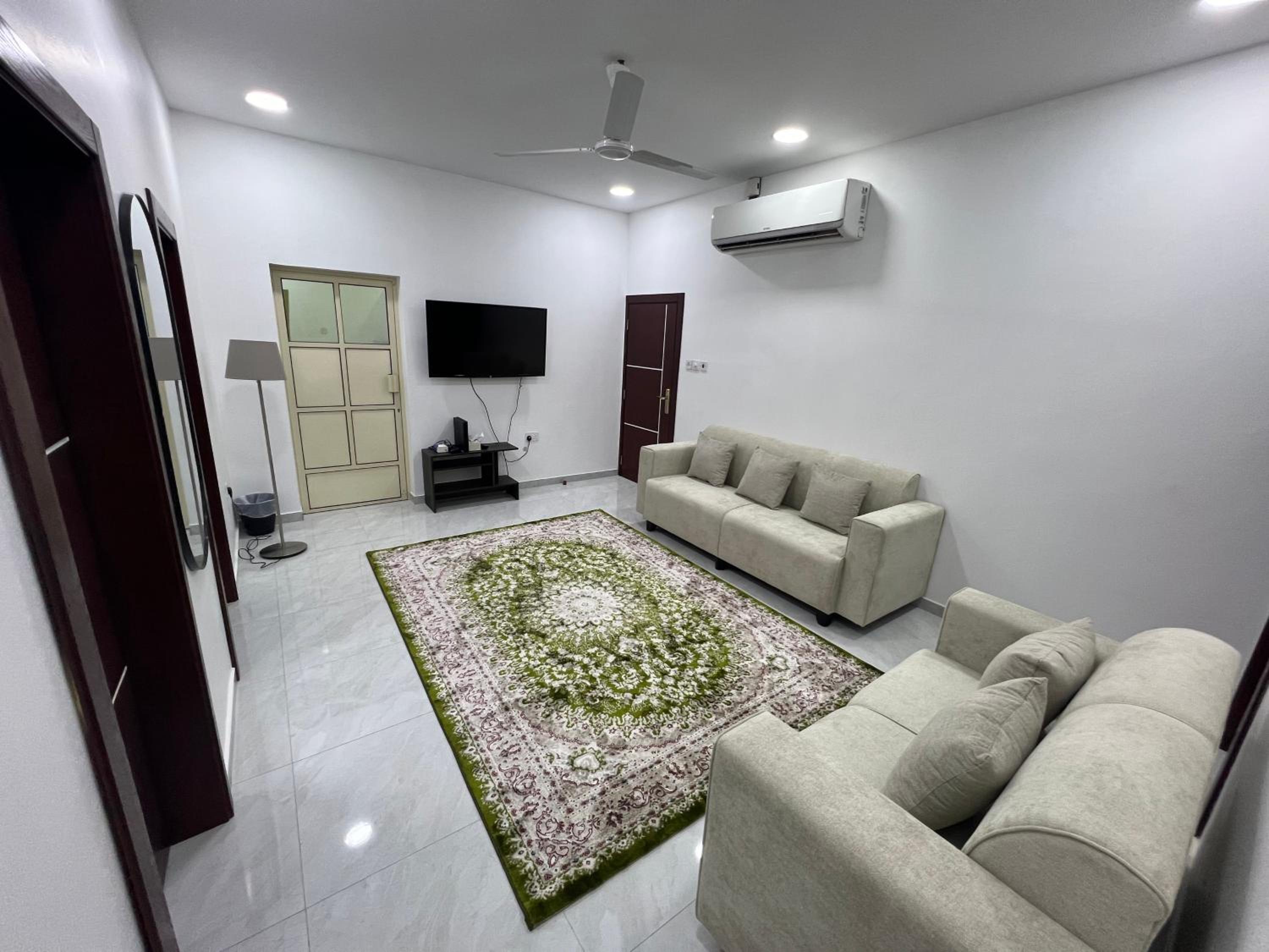 Three-Bedroom Apartment - High Floor photo 1