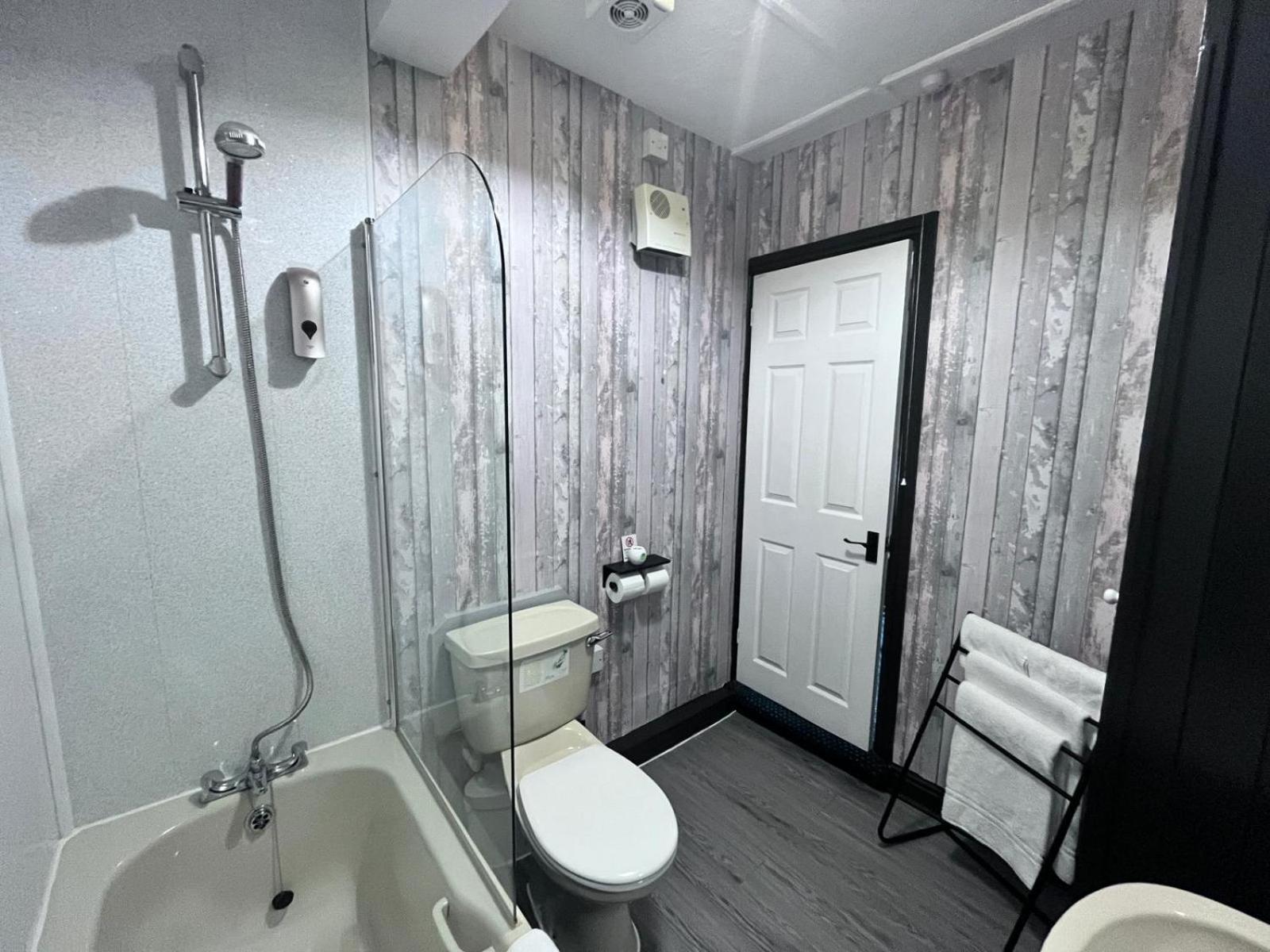 Double Room - Photo 3