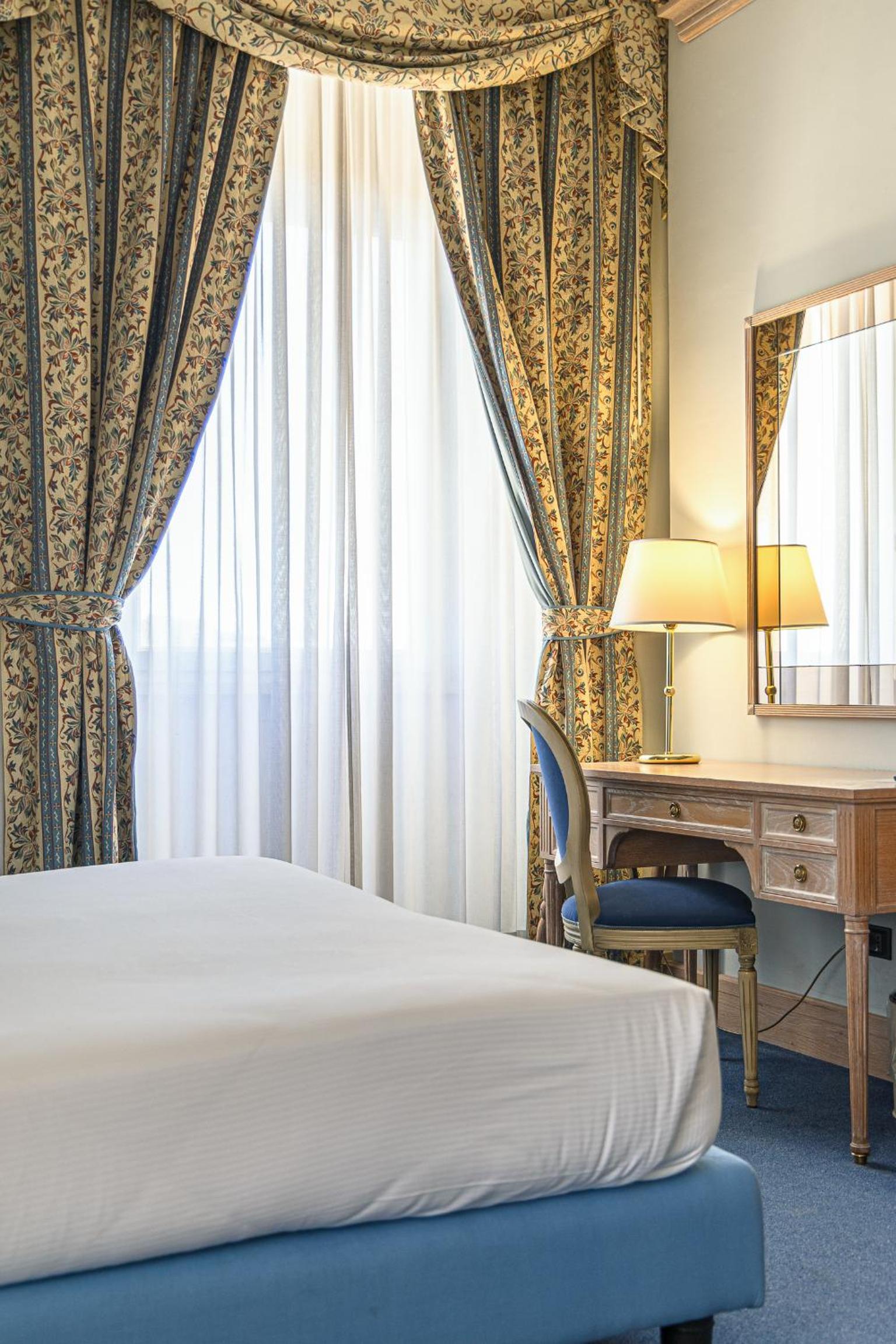 Double or Twin Room - Photo 3