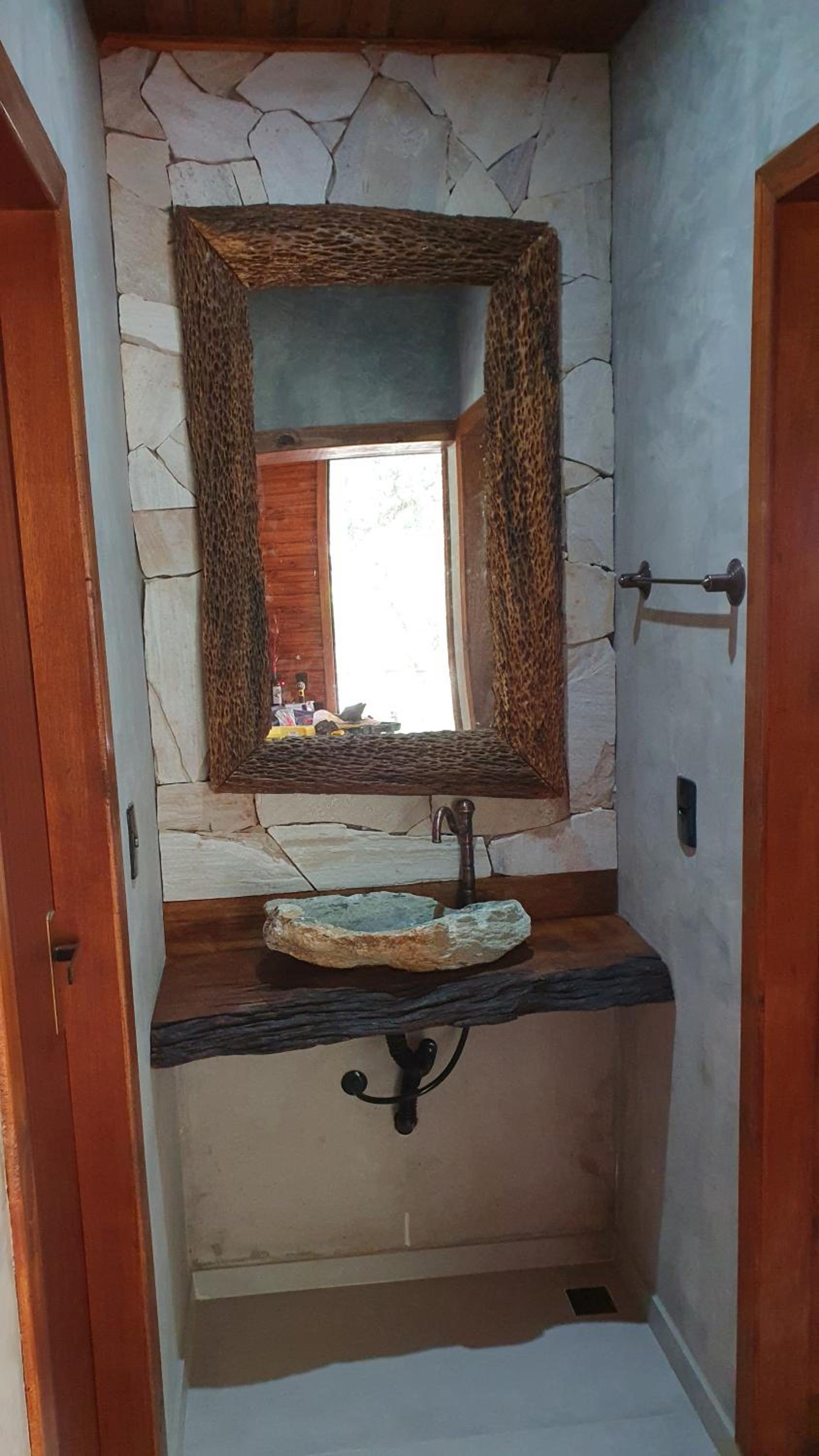 Family Room with Shared Bathroom photo 3