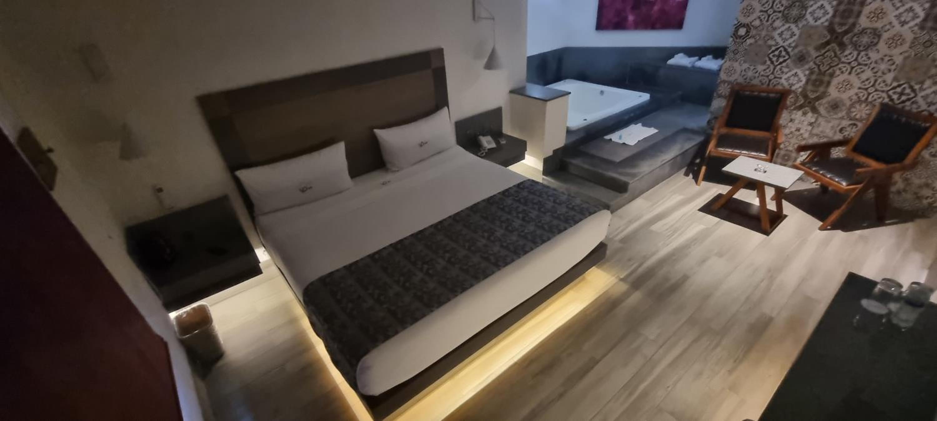 Suíte Deluxe com Banheira de Hidromassagem