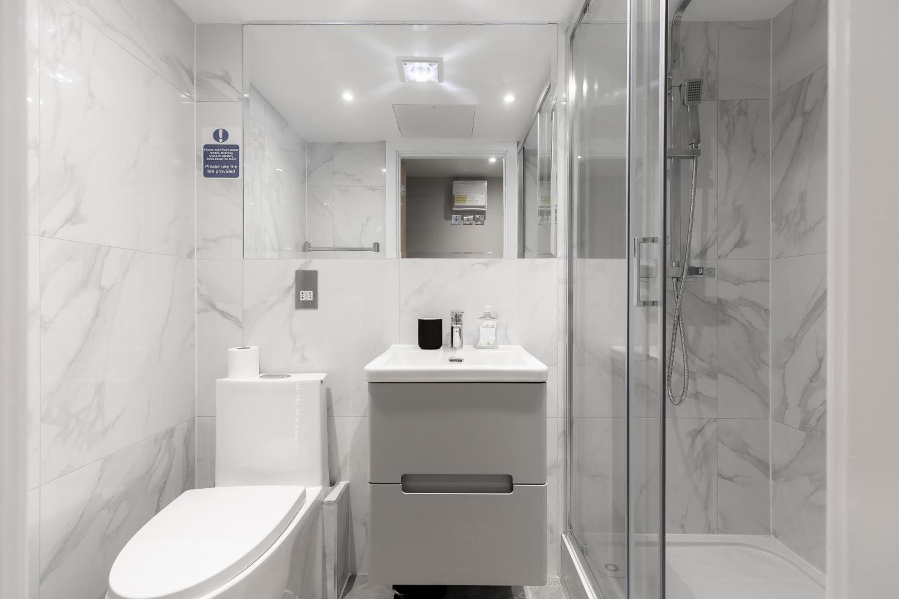 Deluxe Double Room with Shower photo 1