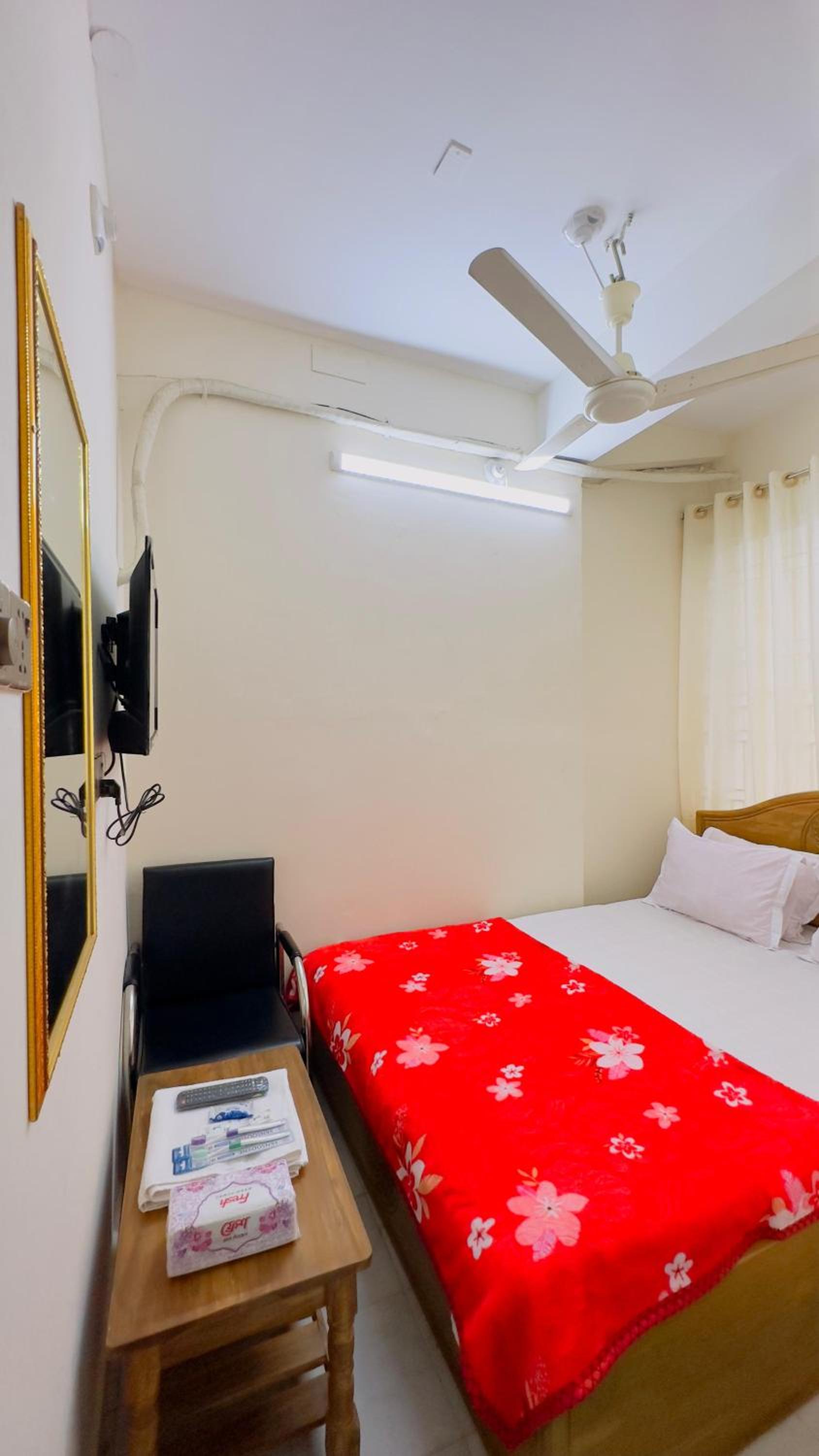 Small Double Room photo 1
