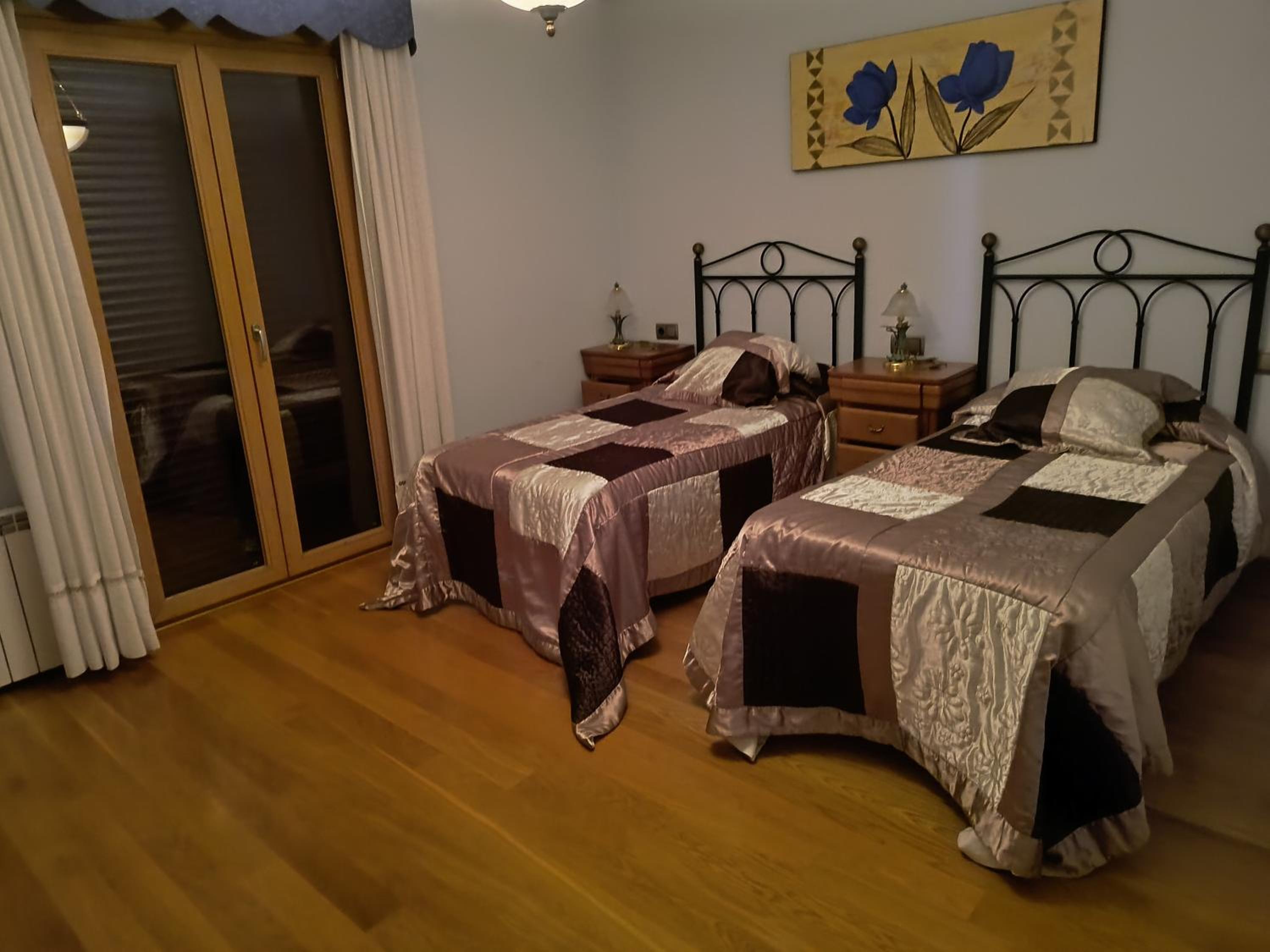 Apartamento de Dos Habitaciones con Terraza