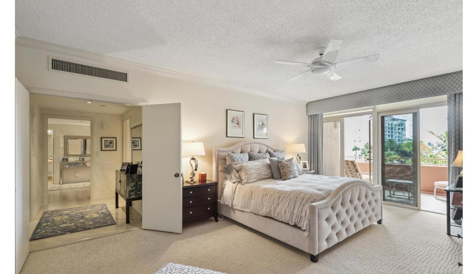 Three-Bedroom Apartment photo 1