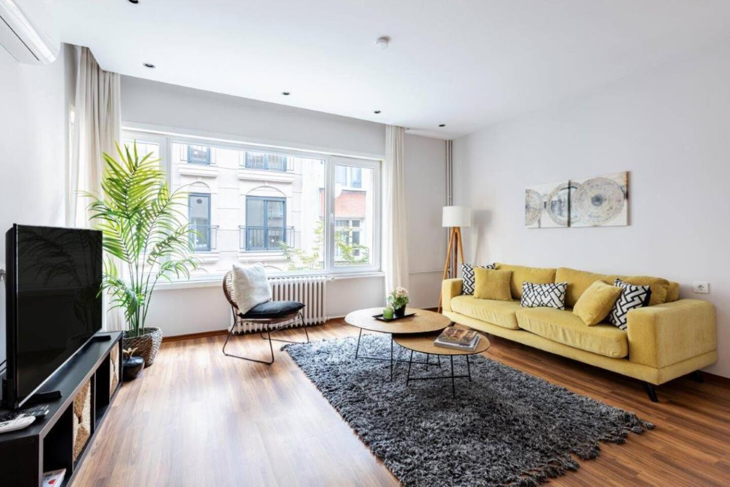 Apartment photo 2