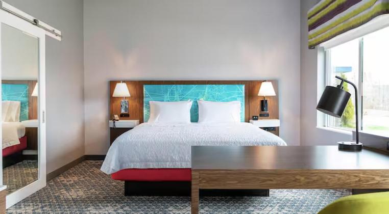 King Studio Suite - Photo 3