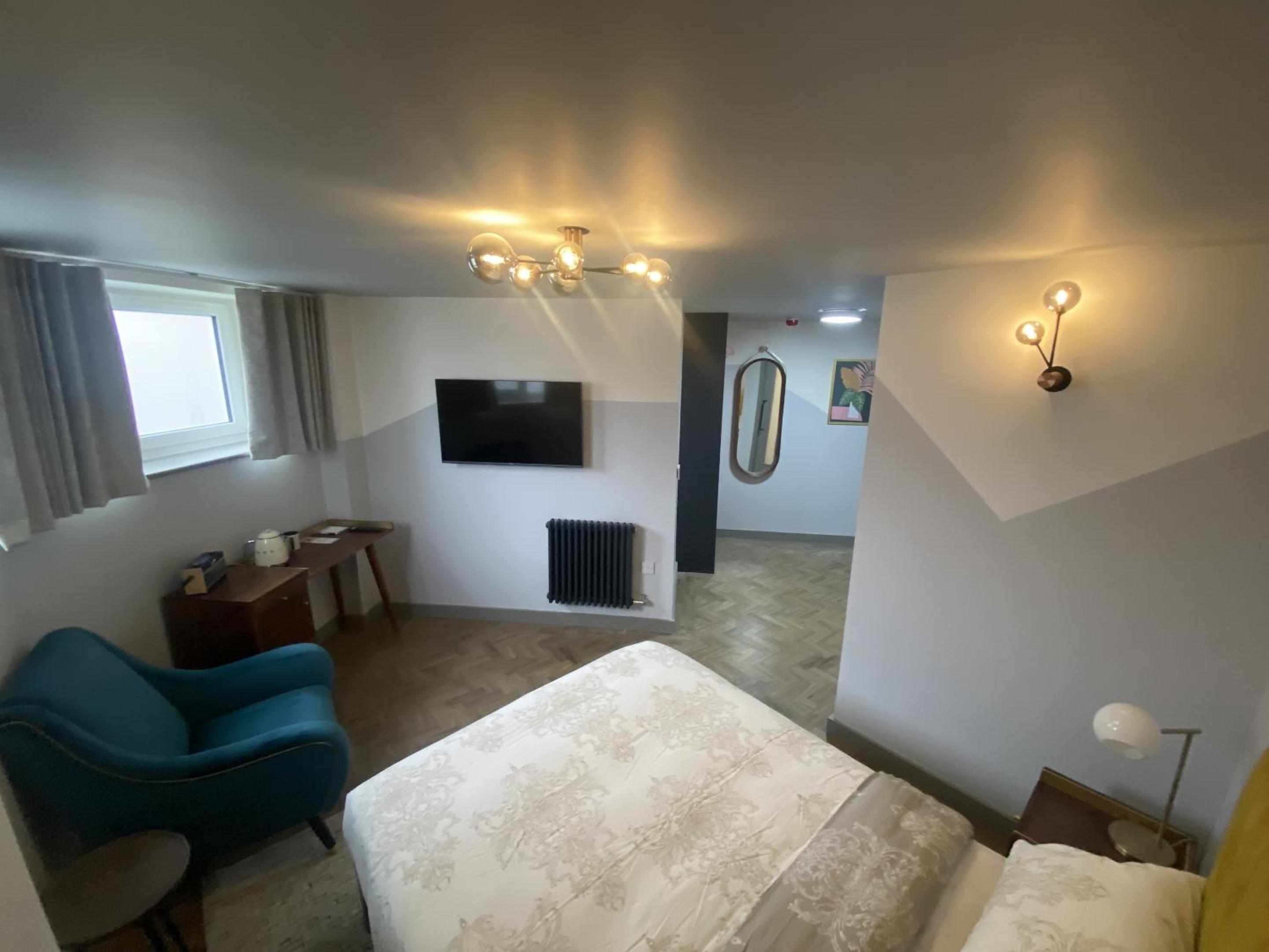 Standard Double Room - Photo 5