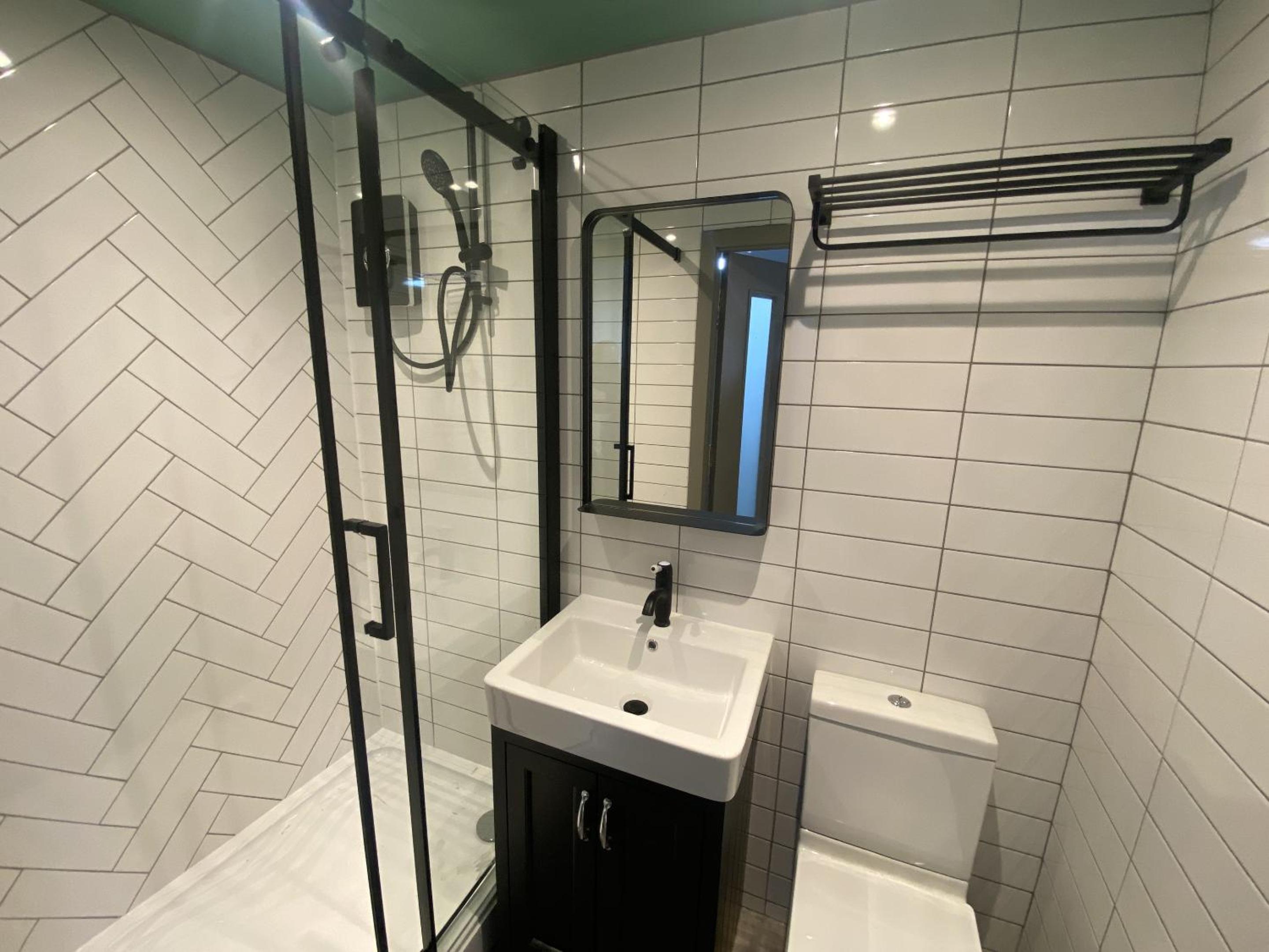 Standard Double Room - Photo 6