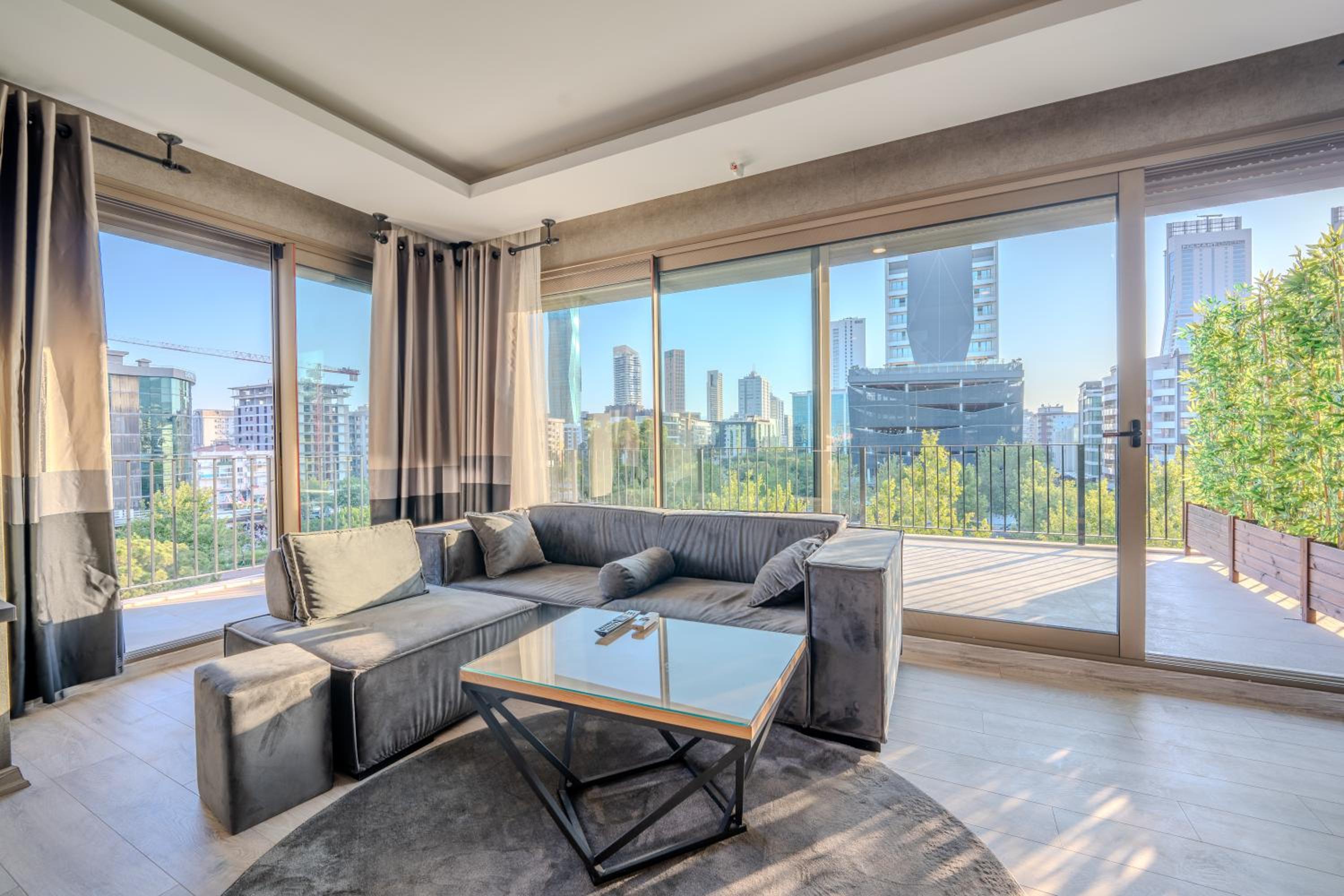 Deluxe Suite - Photo 2
