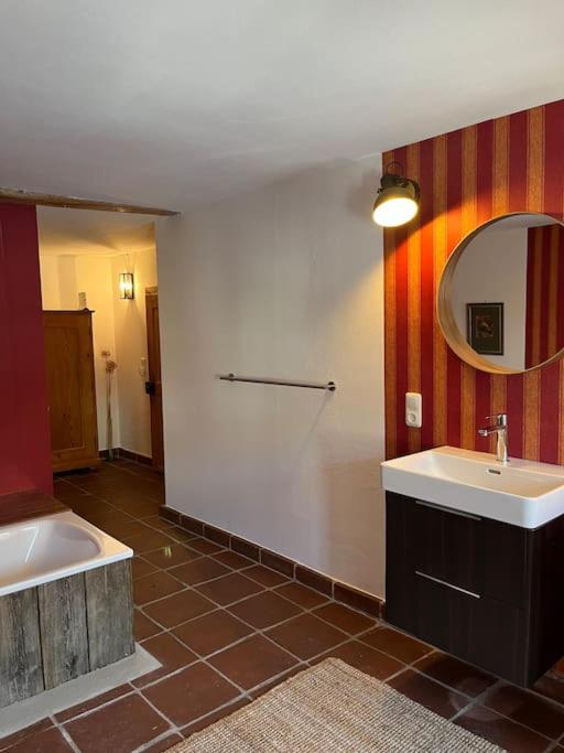 One-Bedroom House photo 2