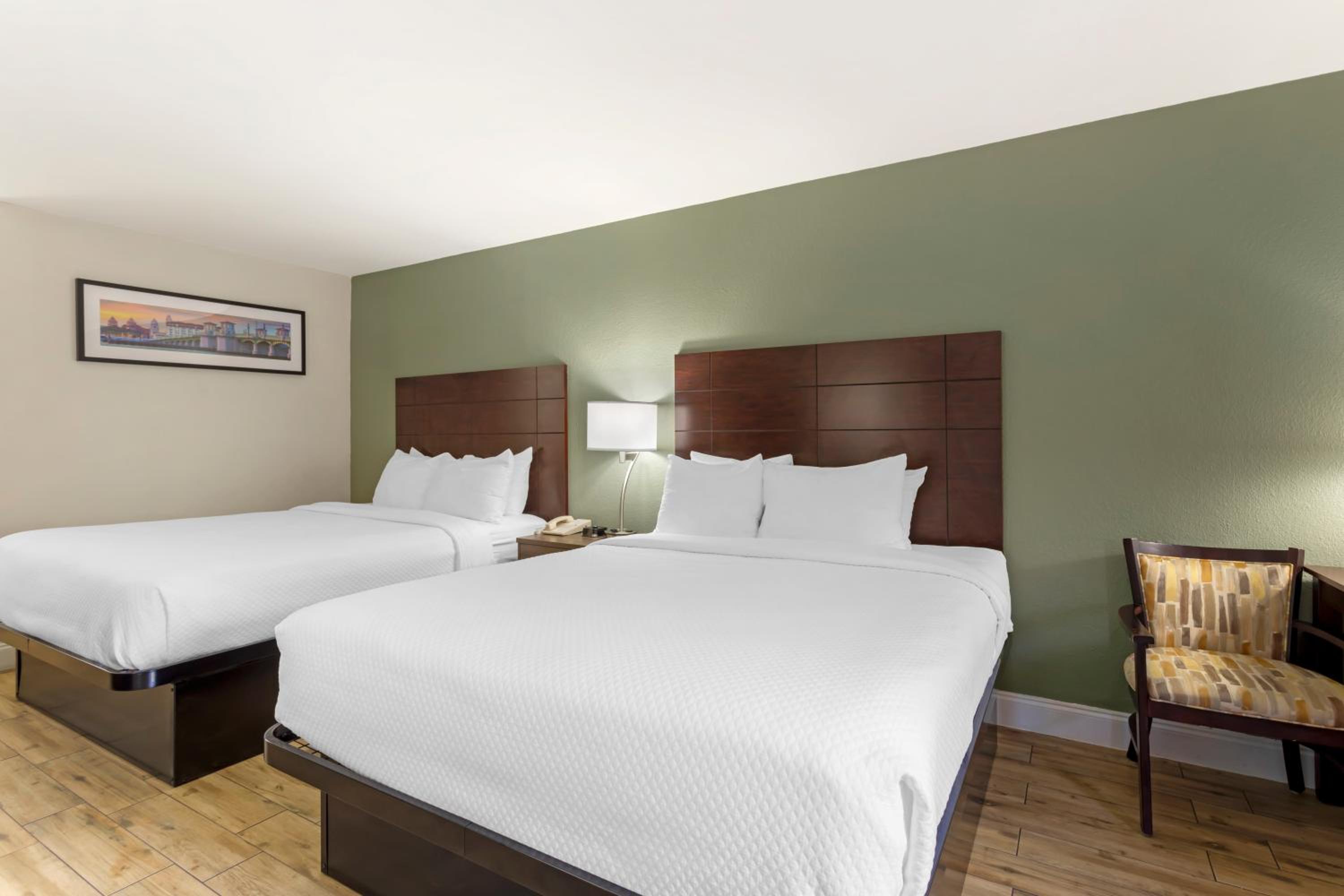 Double Room with Two Double Beds - Non-Smoking - Photo 10