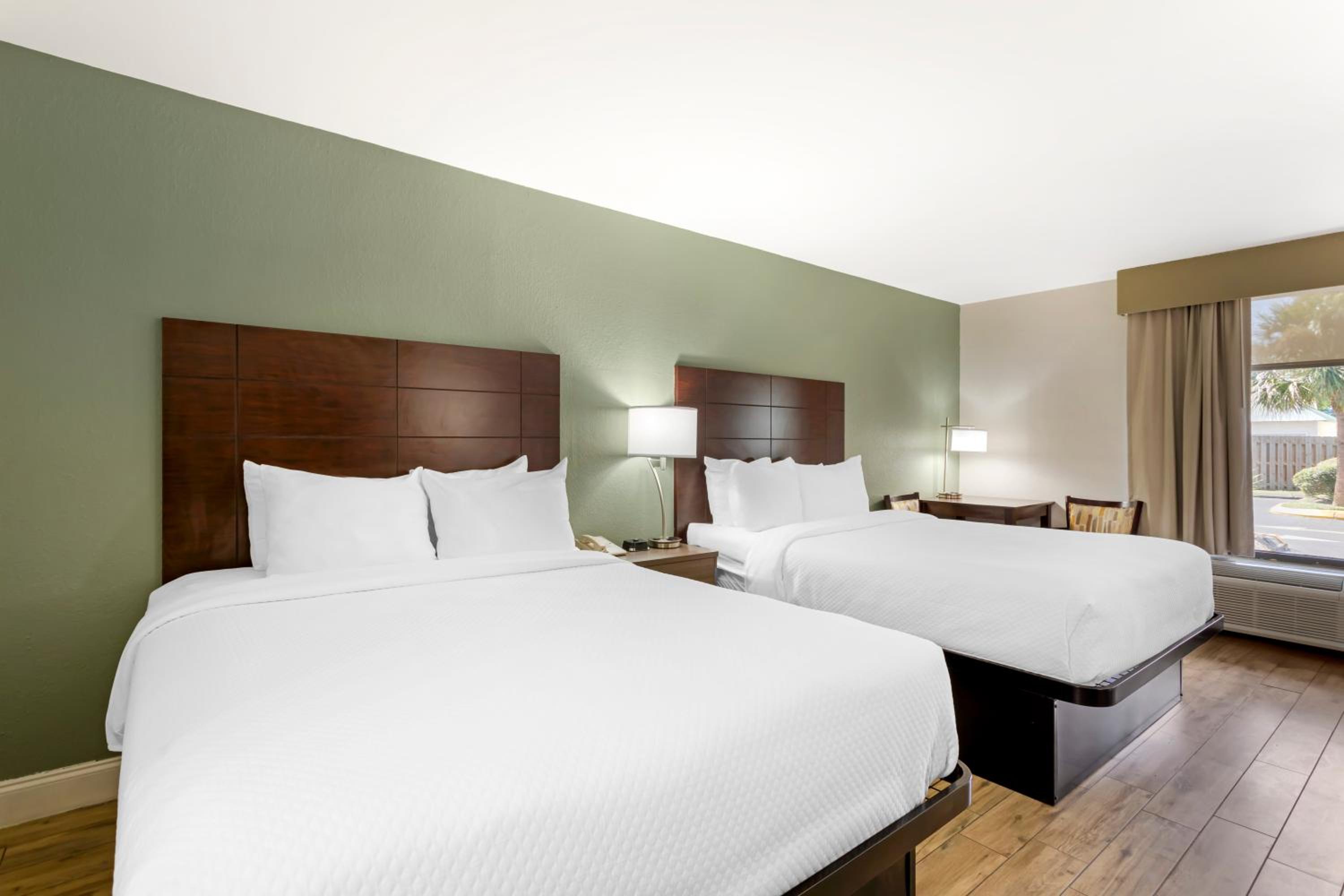 Double Room with Two Double Beds - Non-Smoking - Photo 2