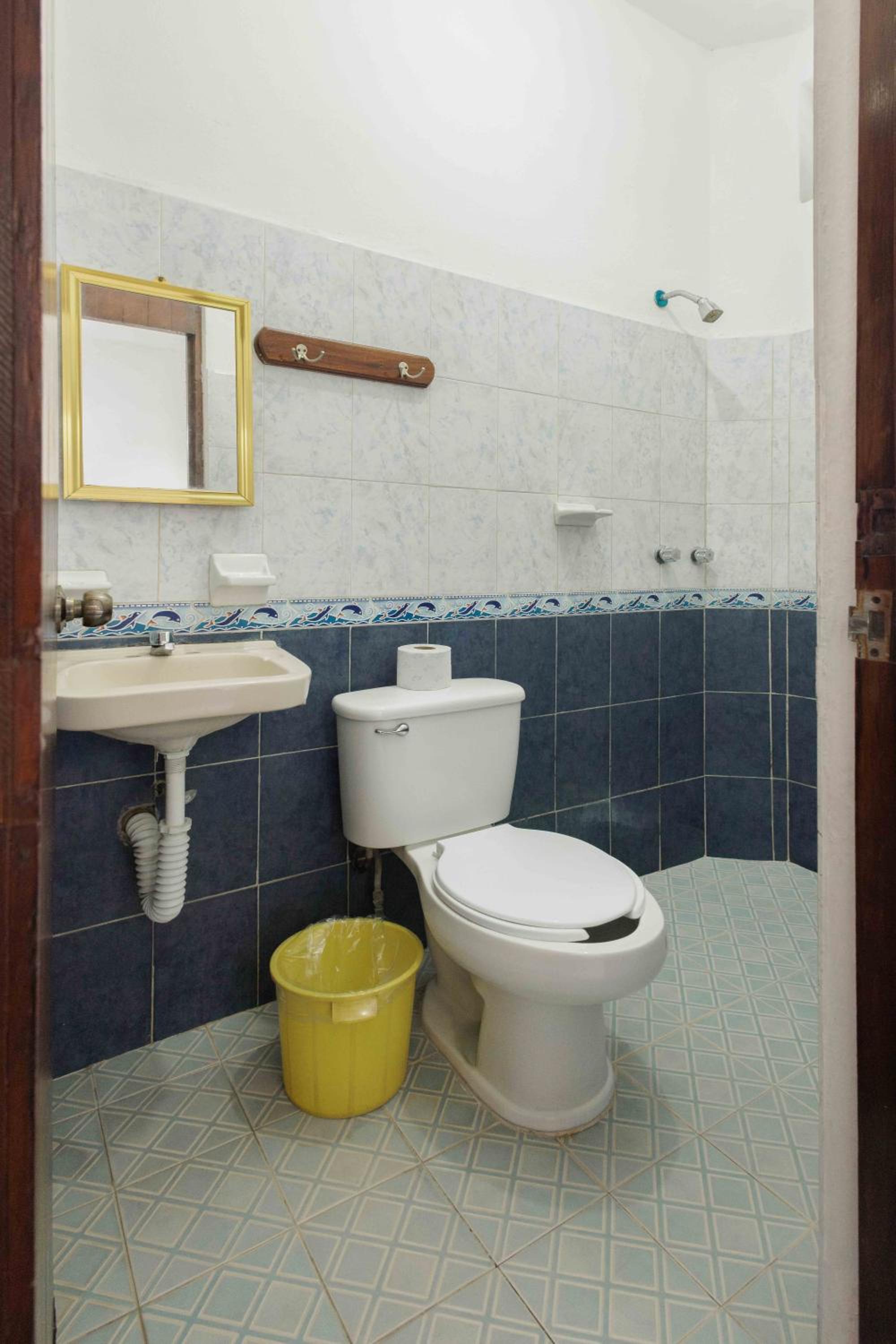 Twin Room with Pool View - Photo 25