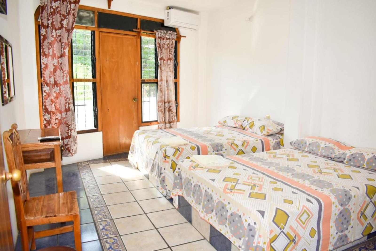 Twin Room with Pool View - Photo 19