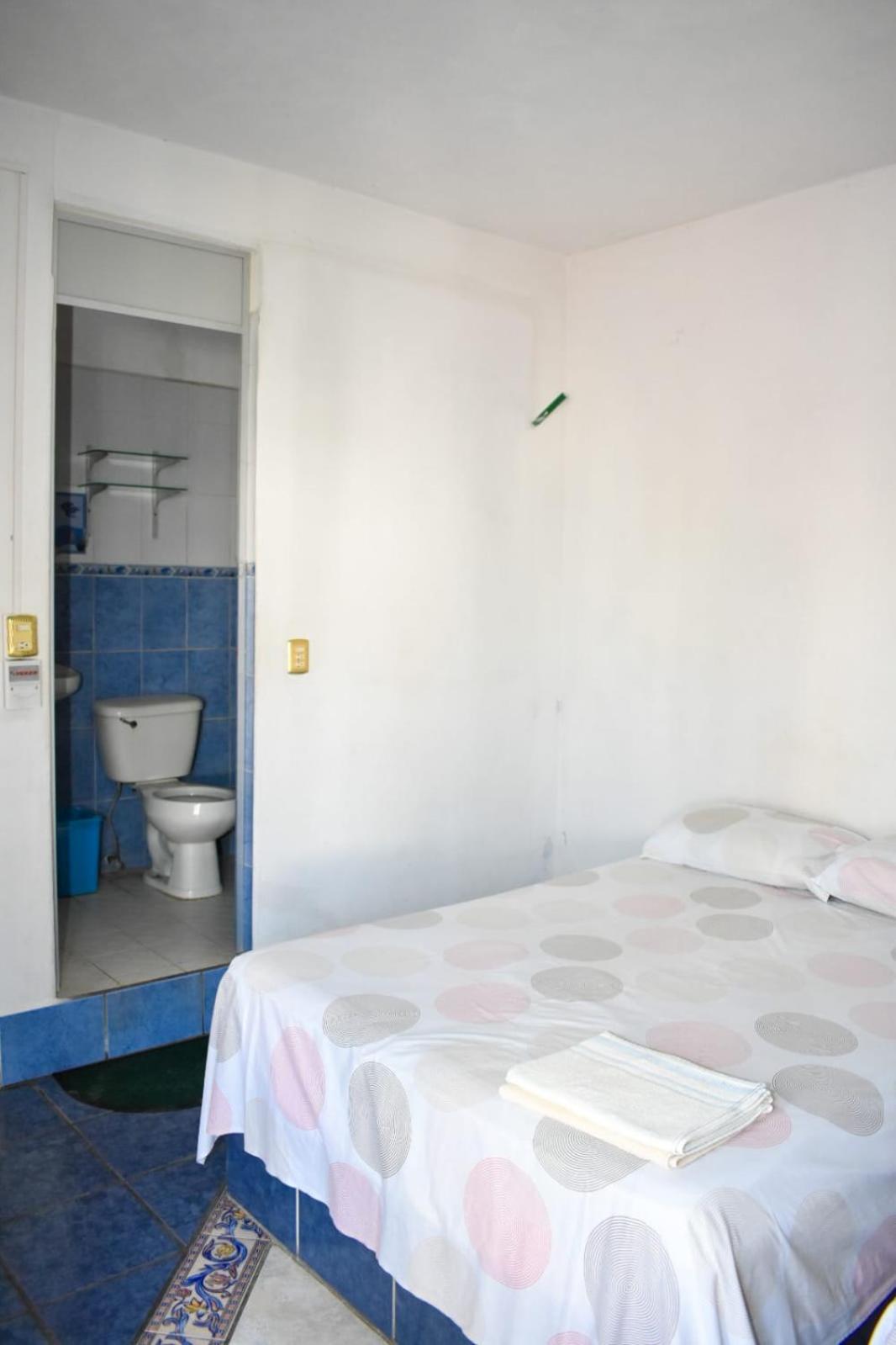 Twin Room with Pool View - Photo 18