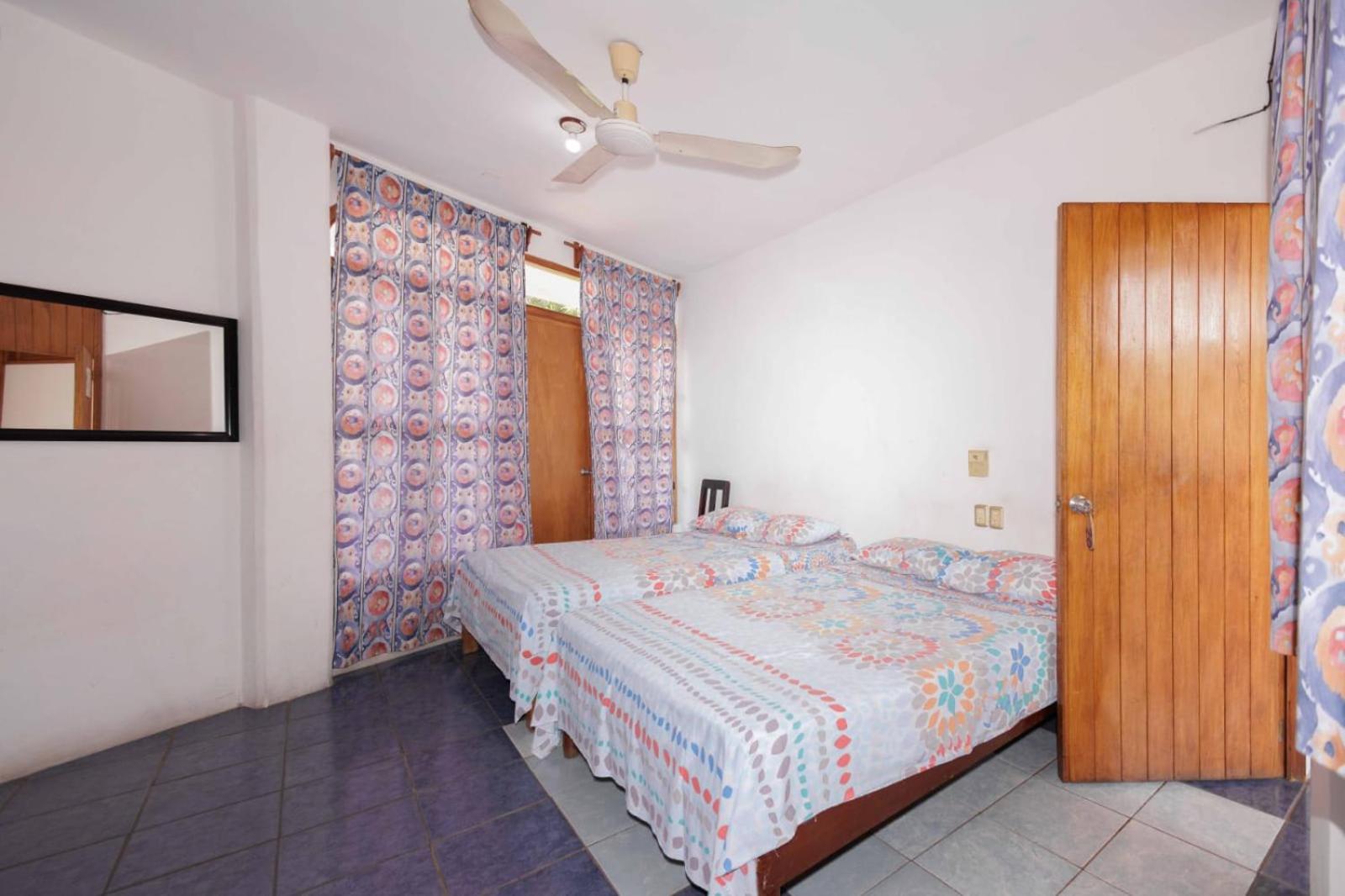 Twin Room with Pool View - Photo 6