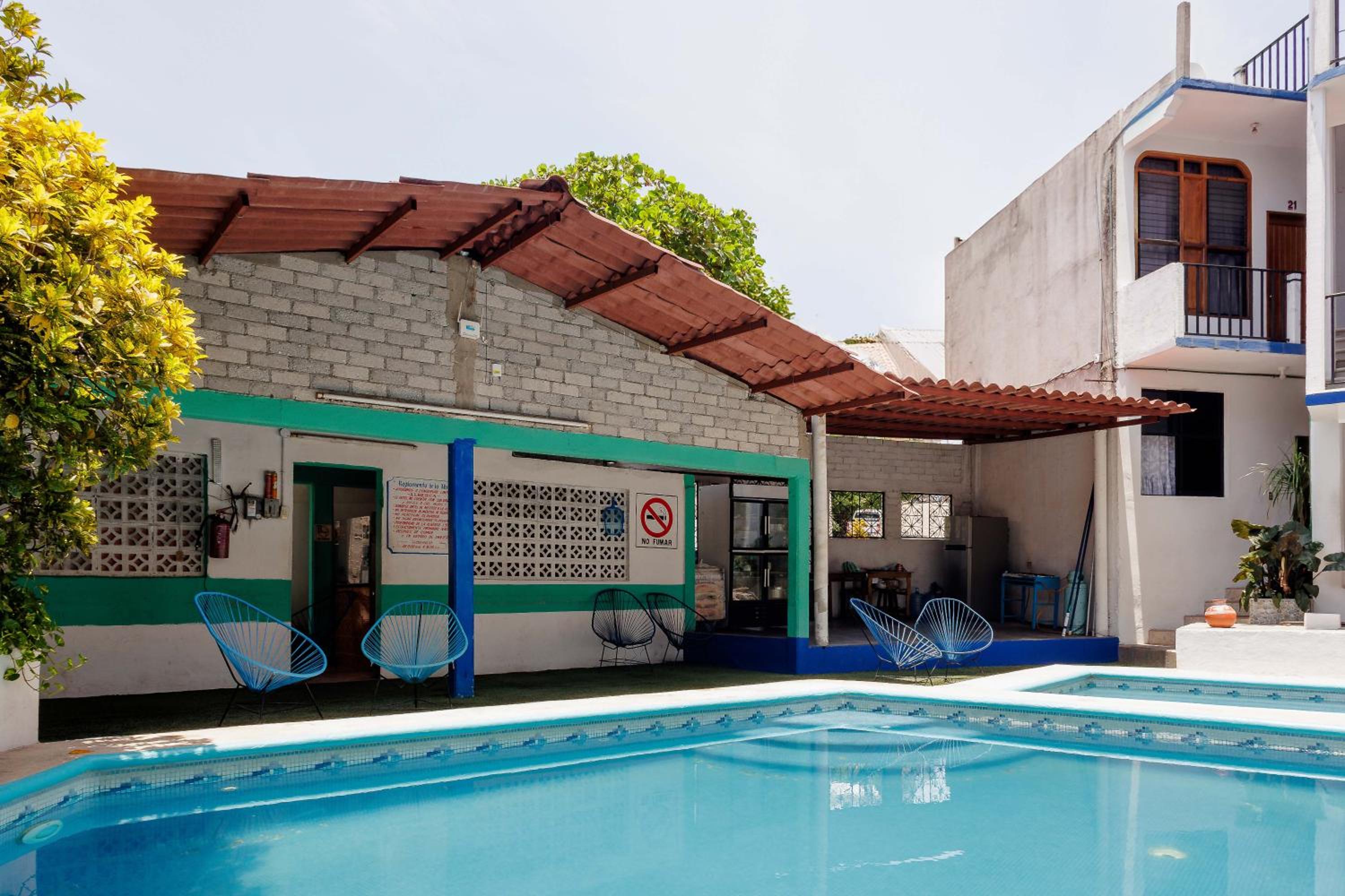 Twin Room with Pool View - Photo 5