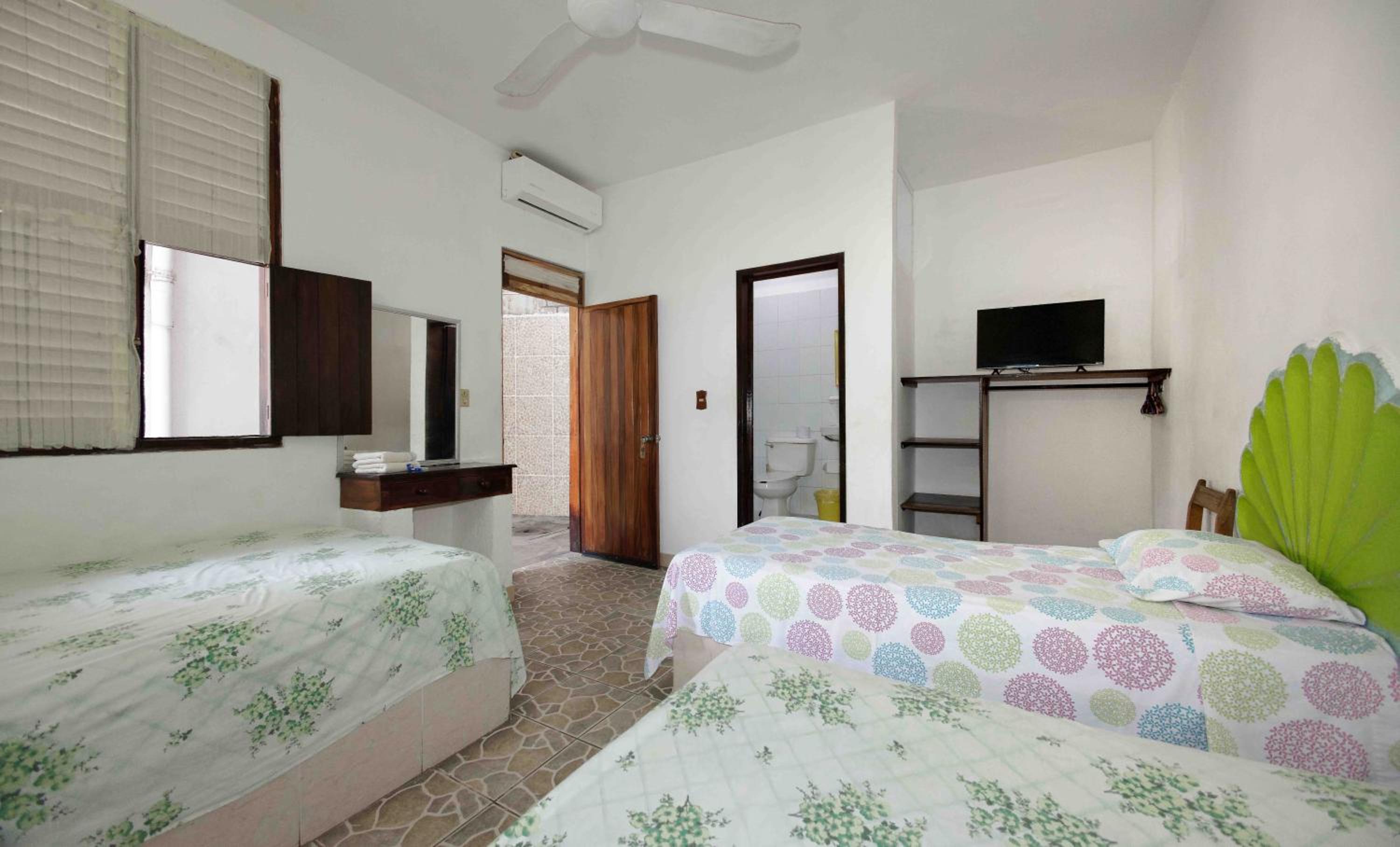 Twin Room with Pool View - Photo 75