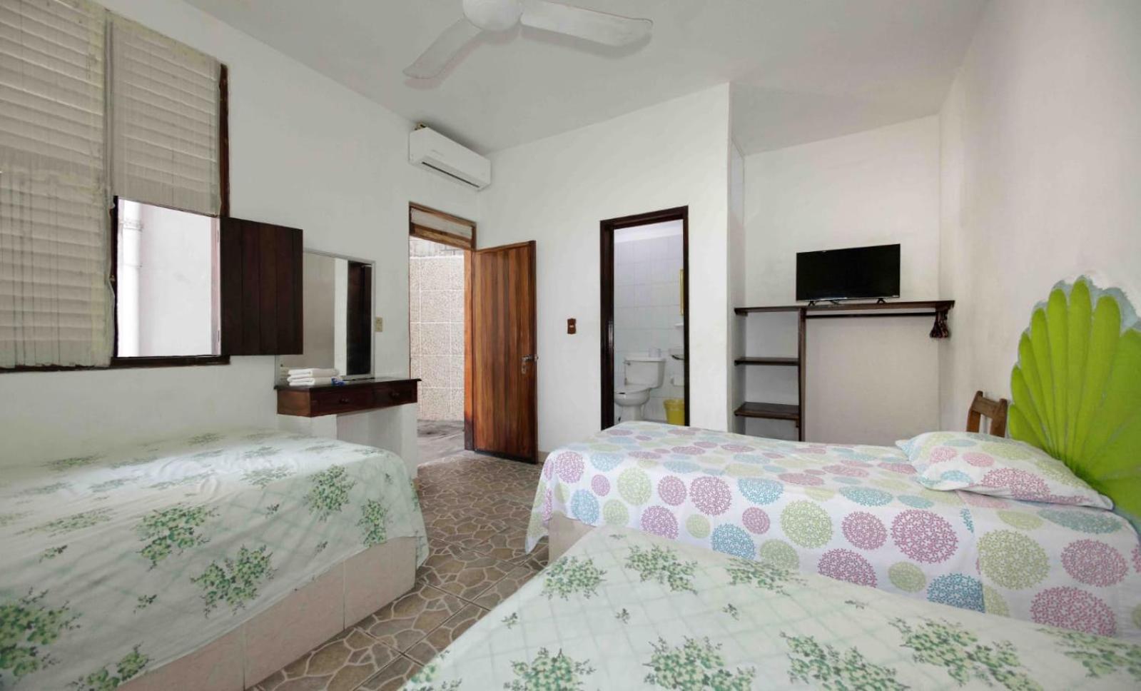 Twin Room with Pool View - Photo 64