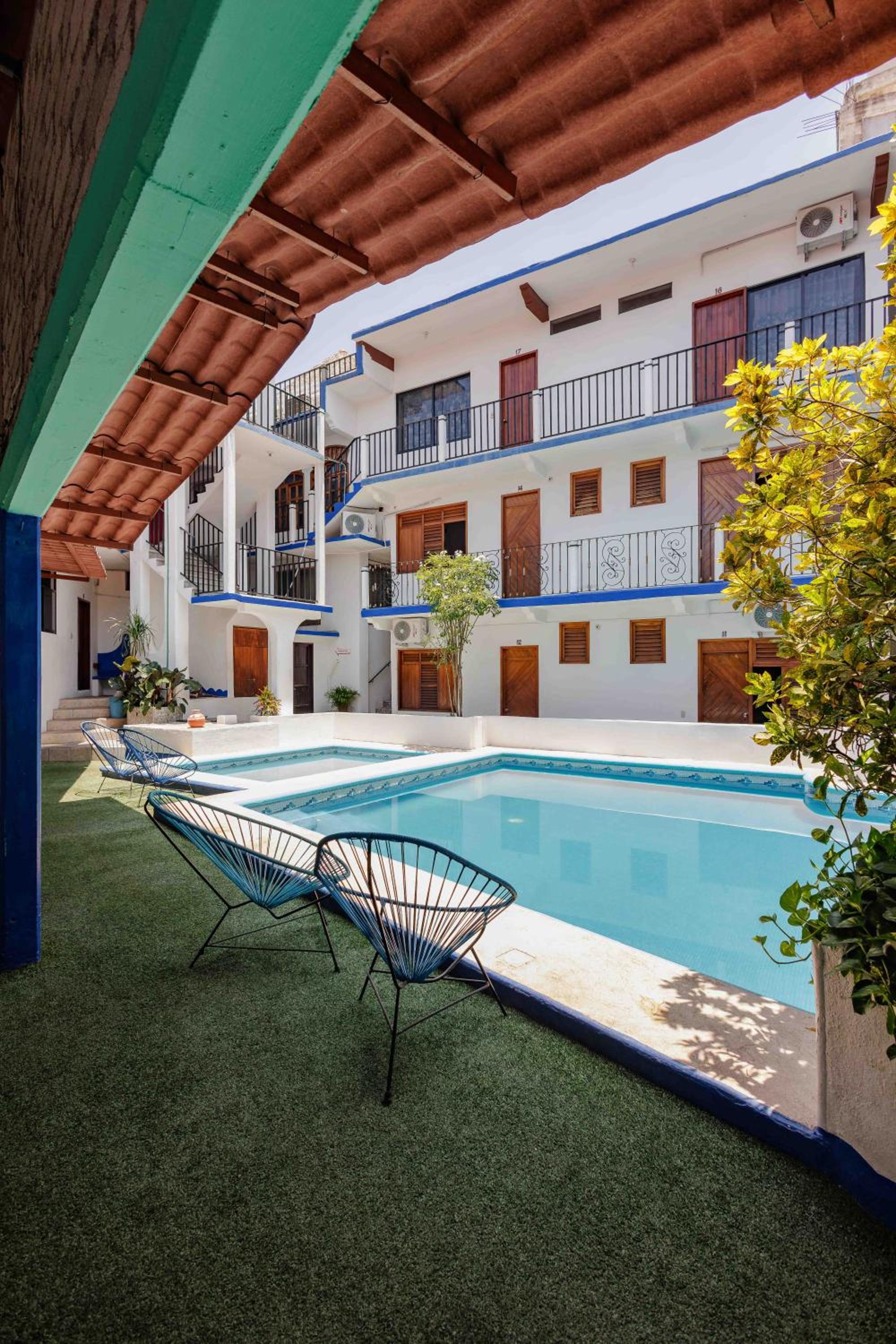 Twin Room with Pool View - Photo 52