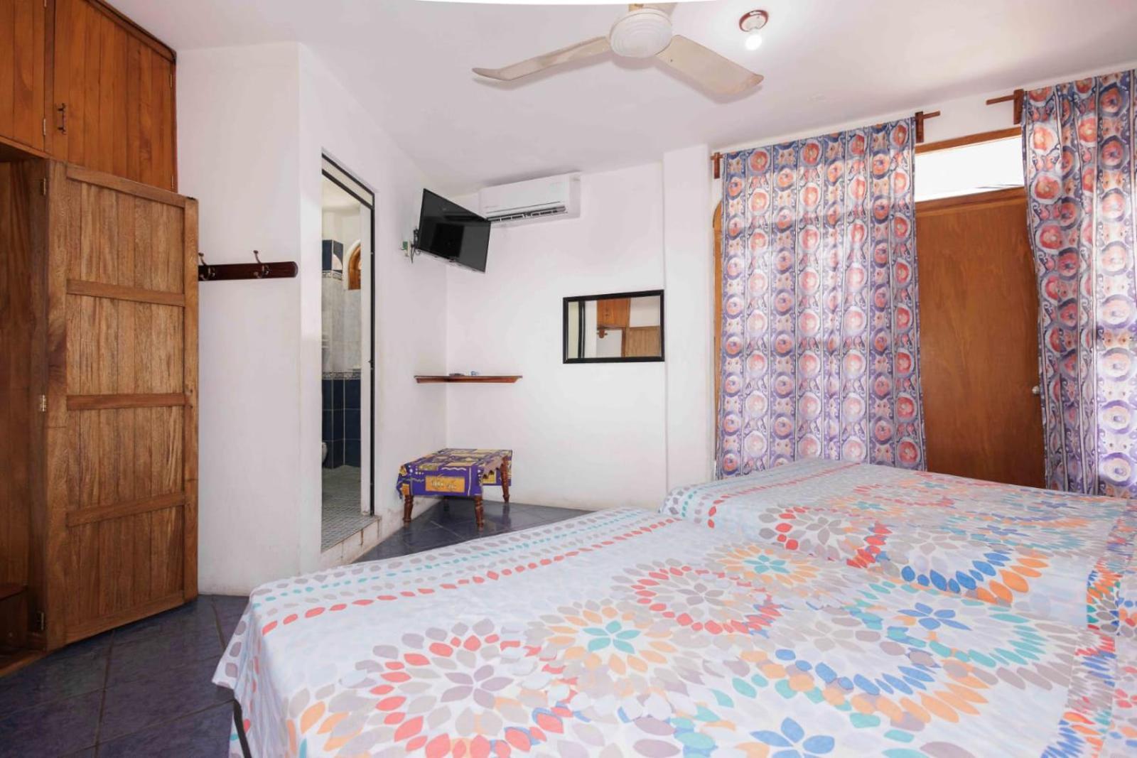 Twin Room with Pool View - Photo 48