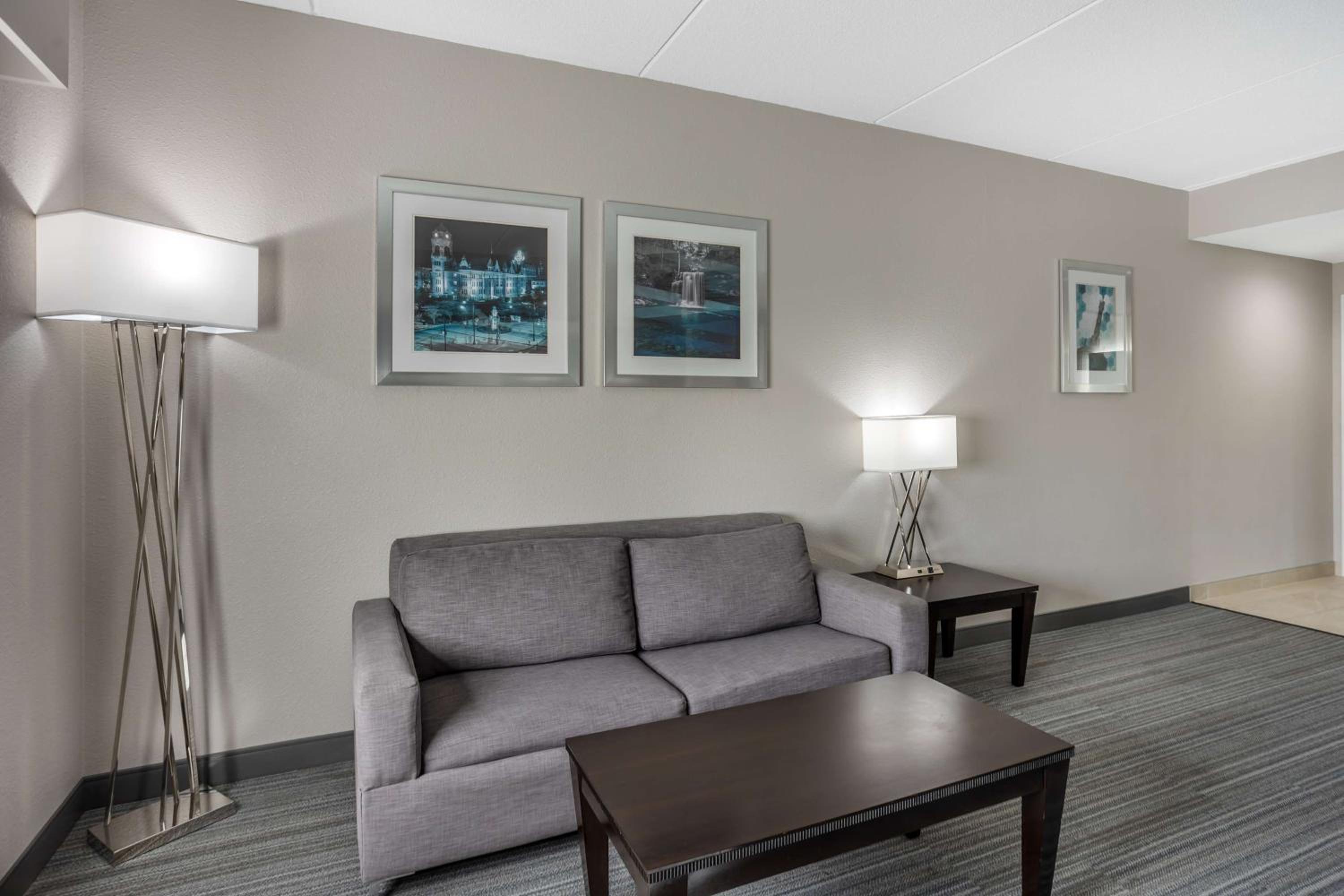 King Suite - Photo 4