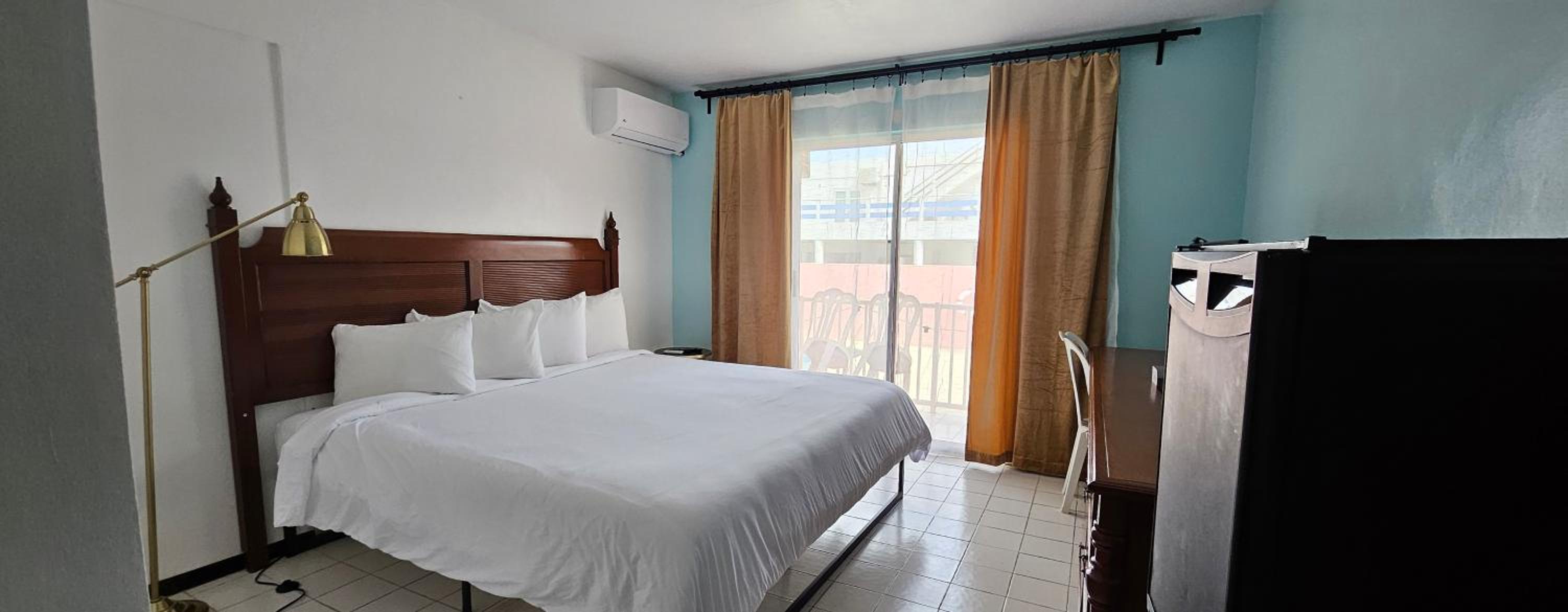 Deluxe Double Room with Balcony and Sea View photo 3