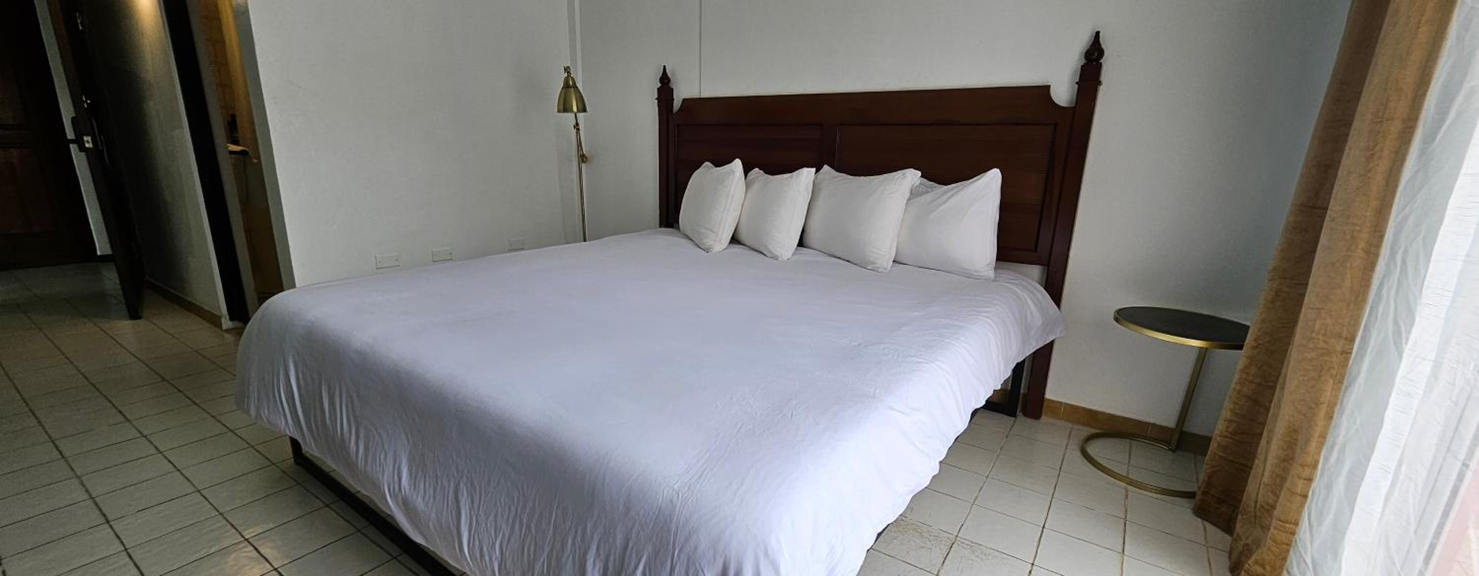 Deluxe Double Room with Balcony and Sea View