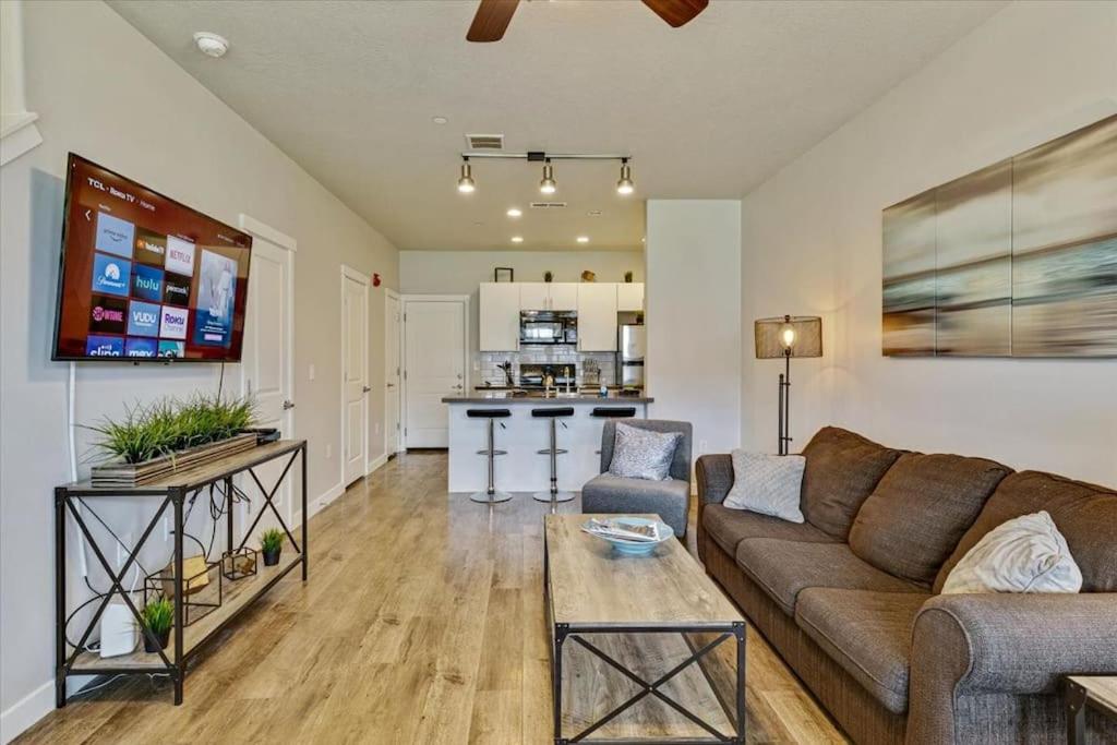 One-Bedroom House photo 1