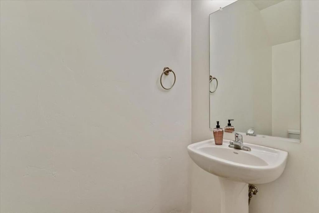 One-Bedroom House photo 2