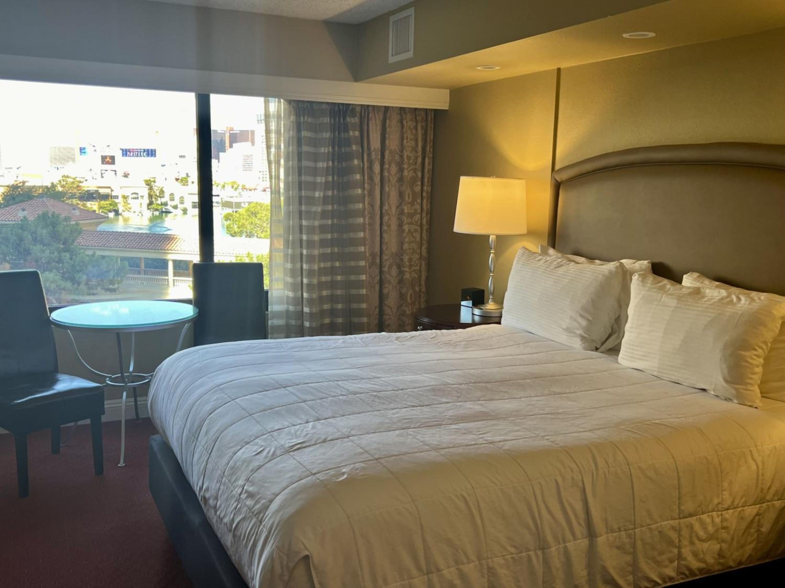 One-Bedroom Apartment - NO RESORT FEE