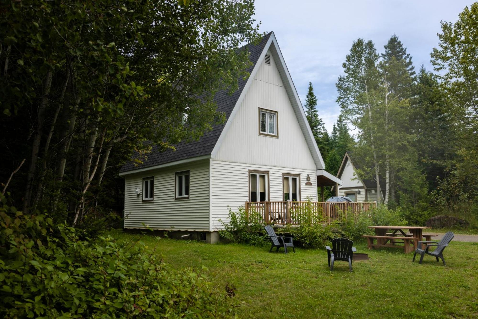 Chalet (8 Adults), Mountain View photo 1