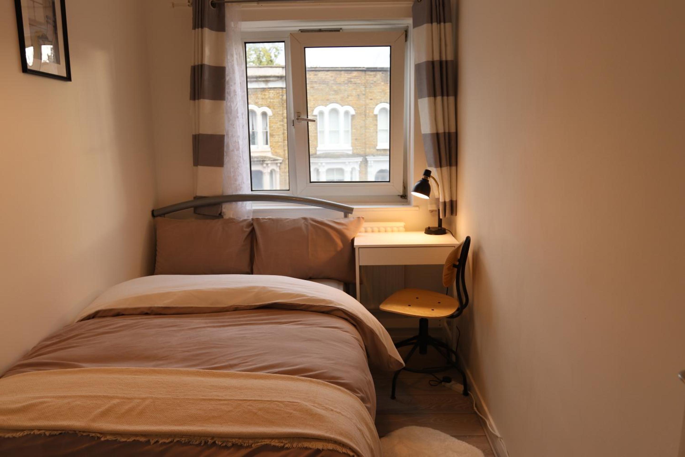 Single Room with Shared Bathroom photo 1
