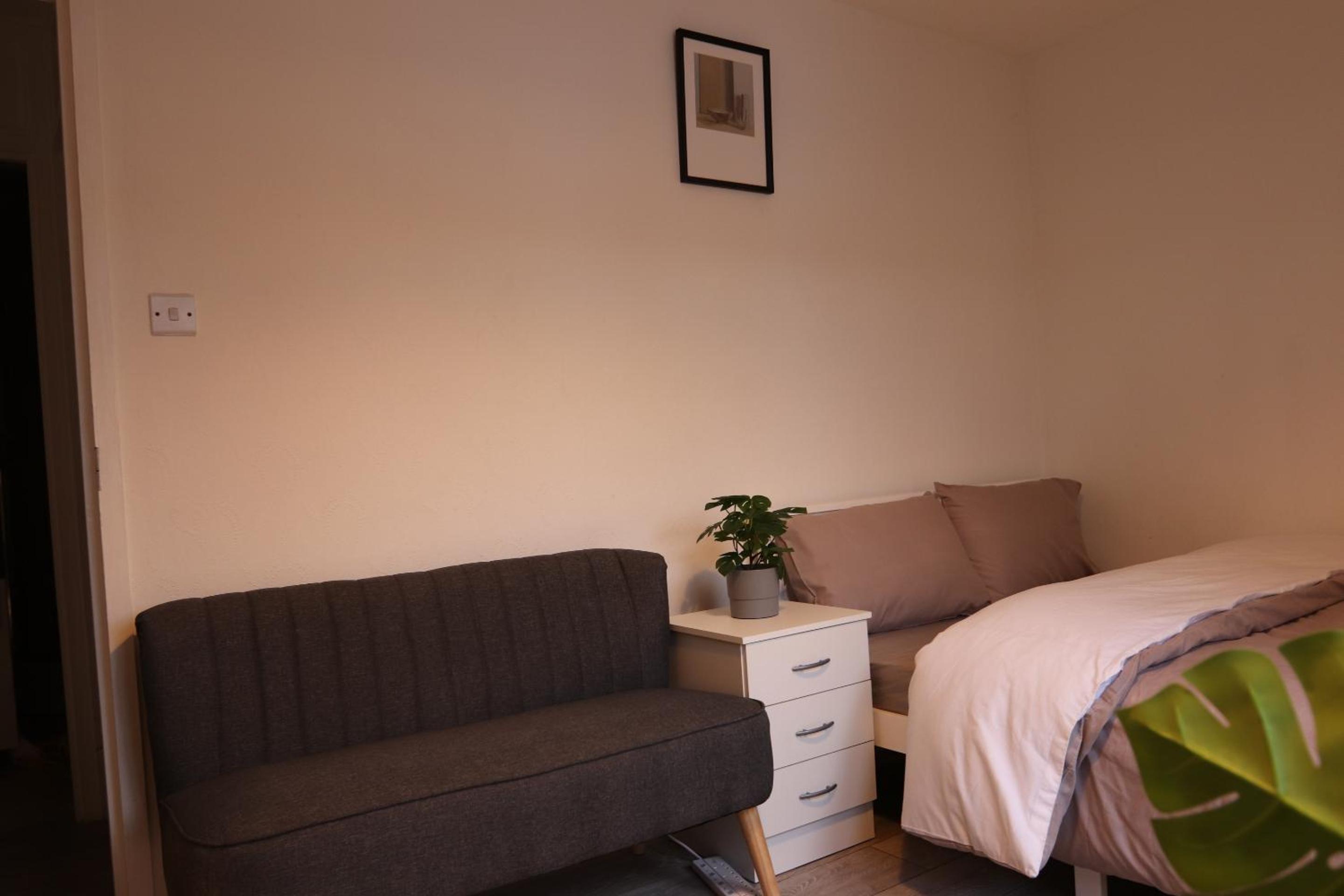 Standard Double Room with Shared Bathroom photo 3