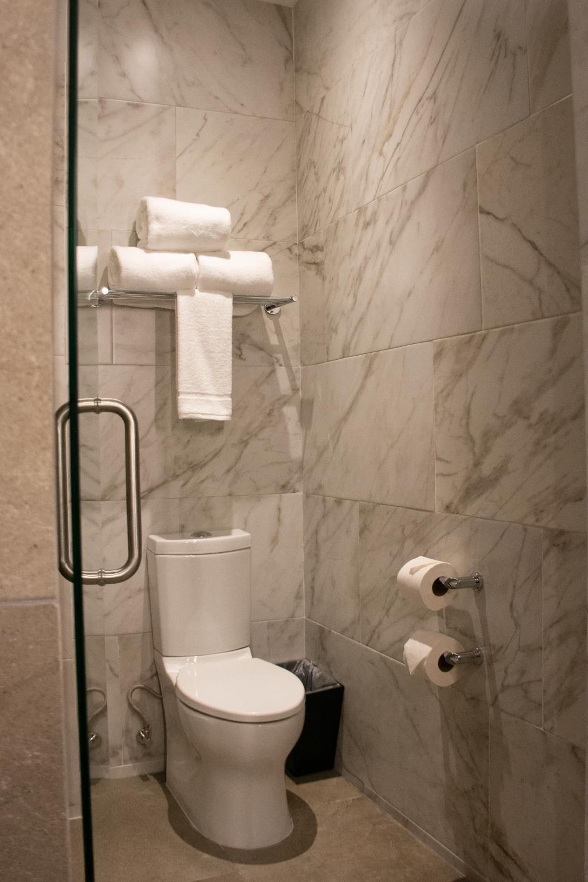 Standard Double Suite photo 3